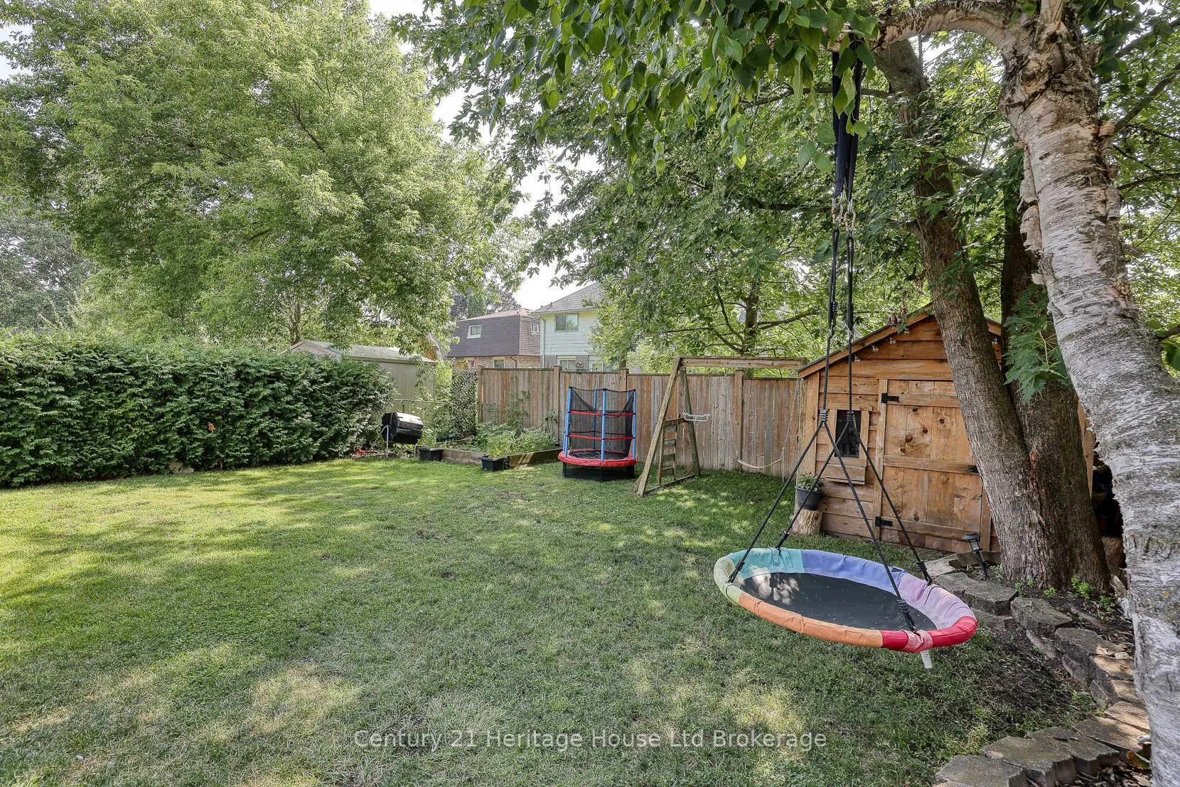 9 Edmunds Crescent