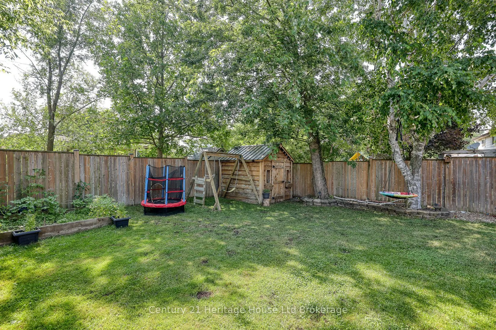 9 Edmunds Crescent