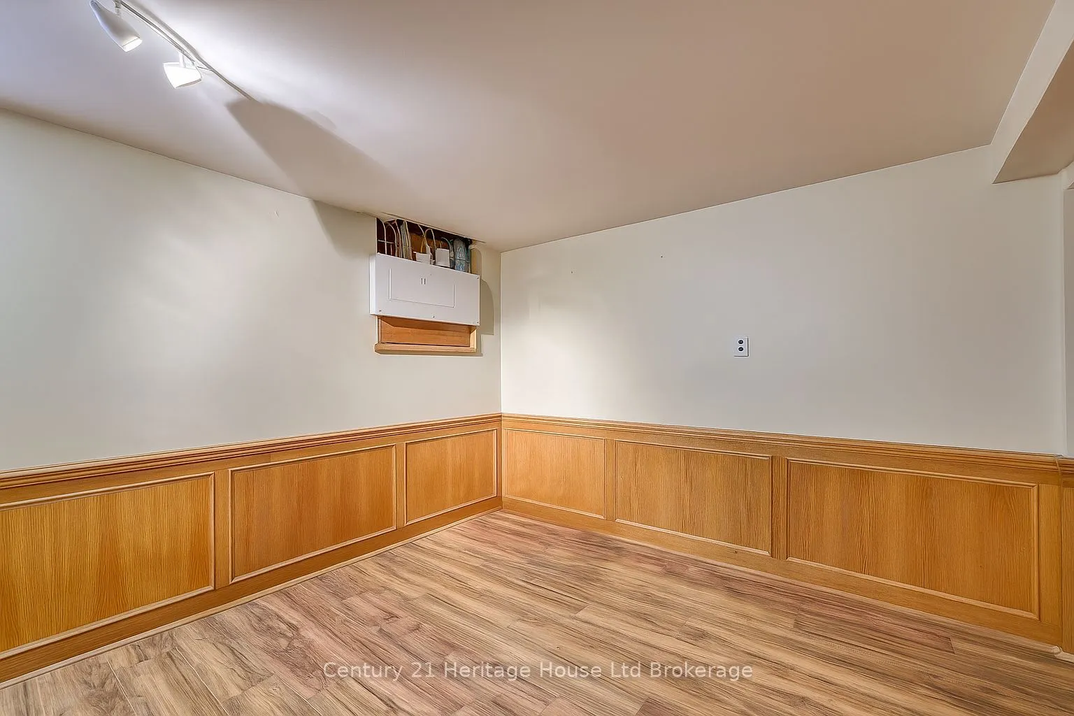 9 Edmunds Crescent