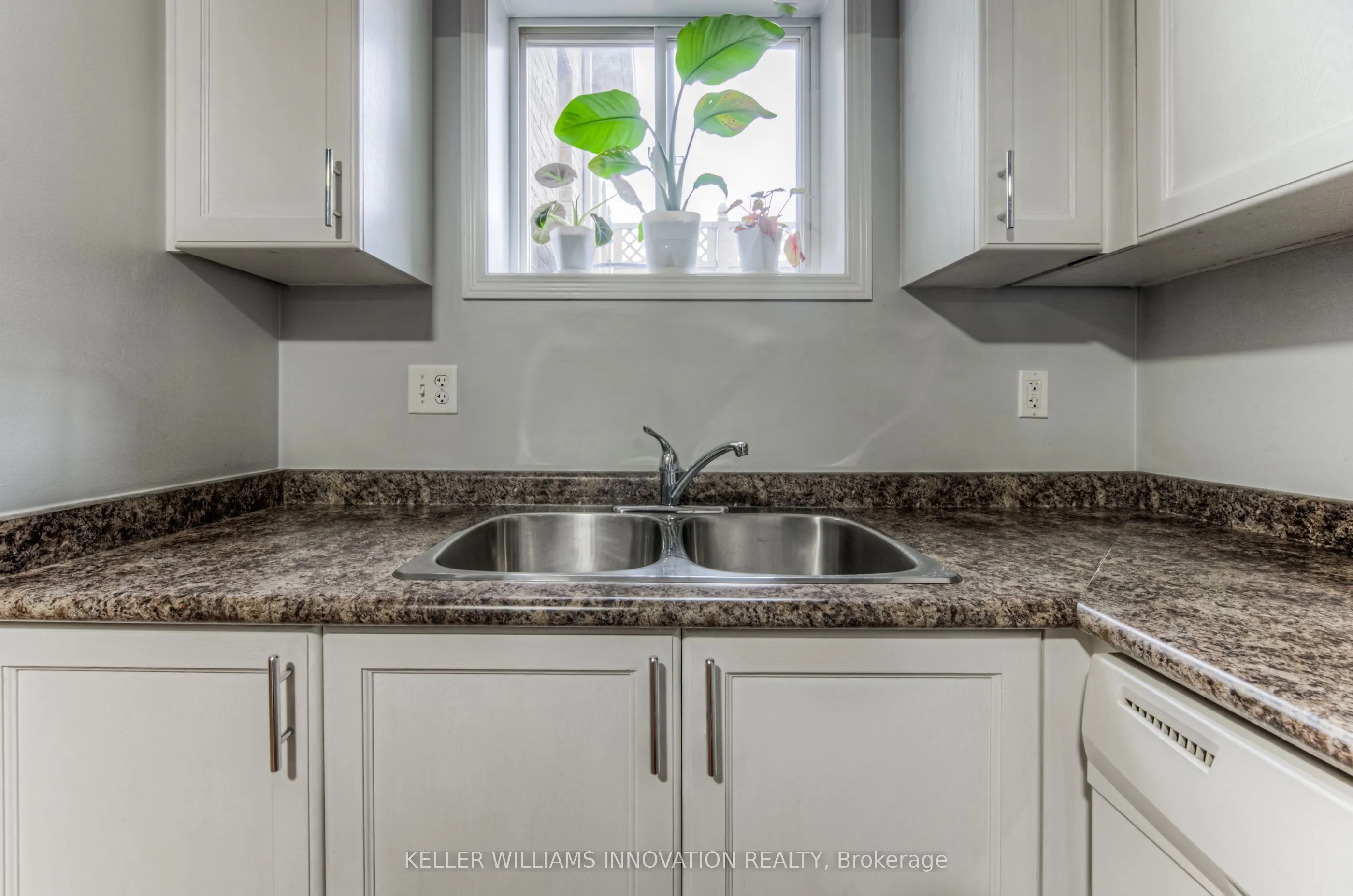1941 Ottawa Street S, #15A