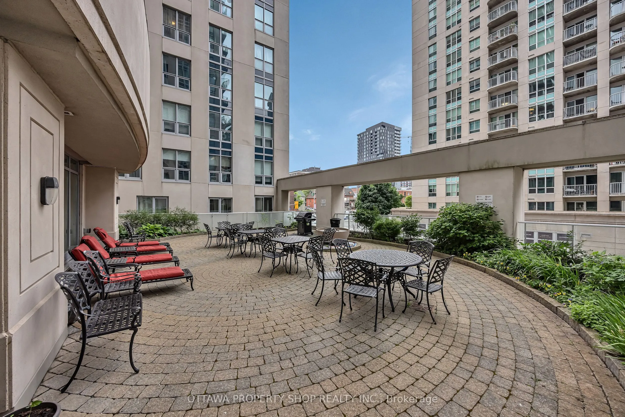 242 Rideau Street, #1209