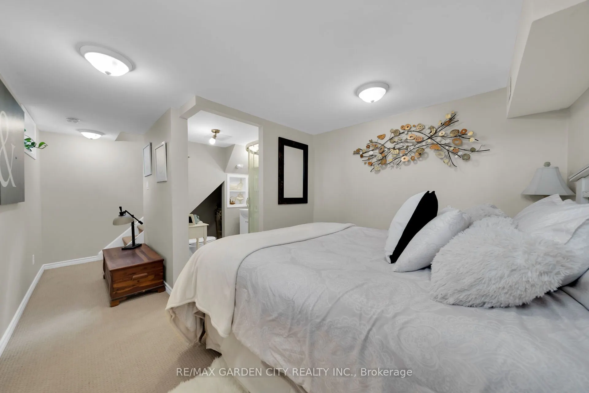 4165 WILLIAM Street