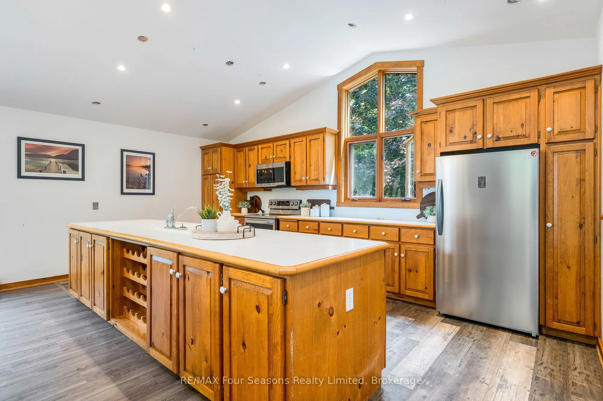 188 Highpoint Crescent
