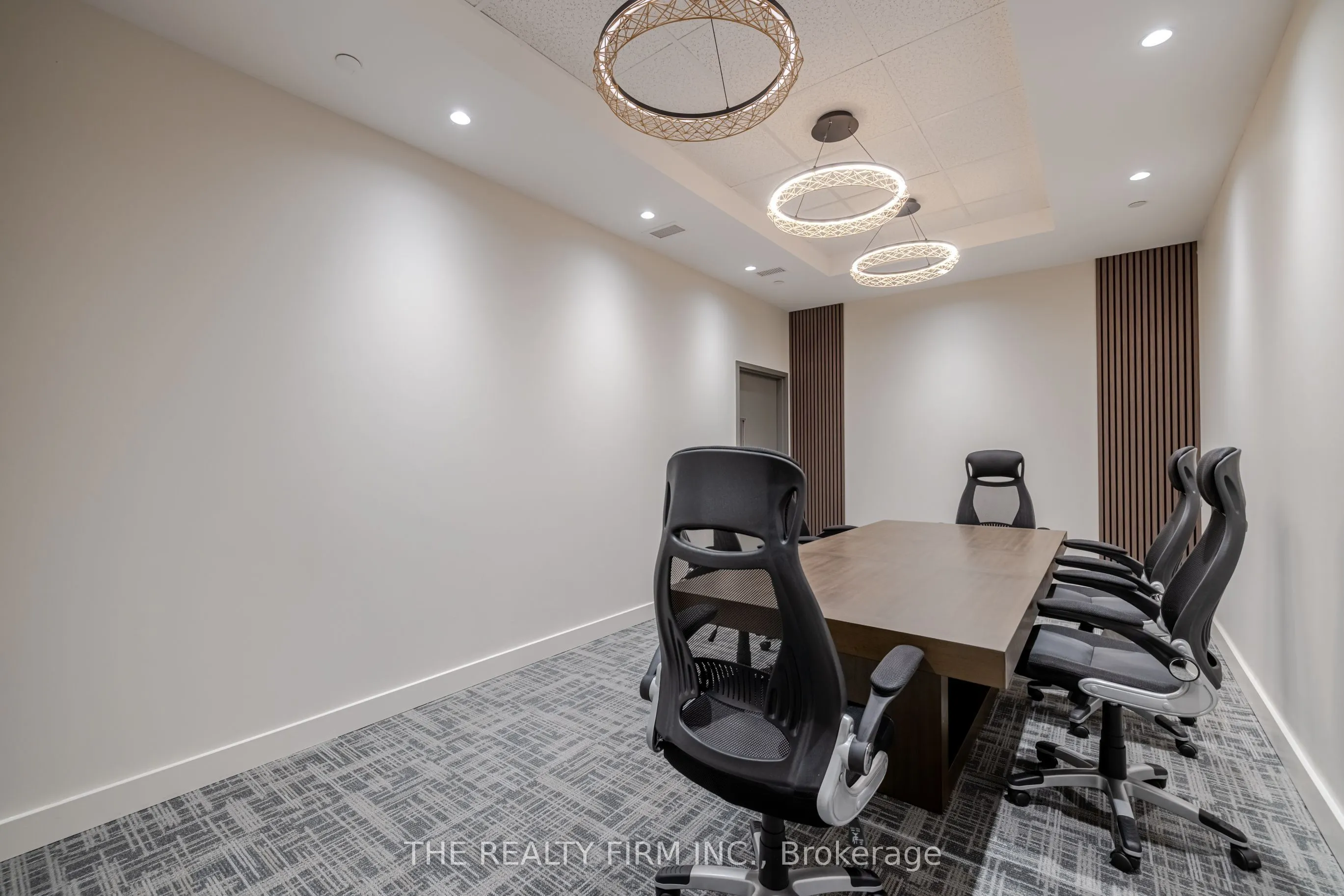 375 South Street, #806