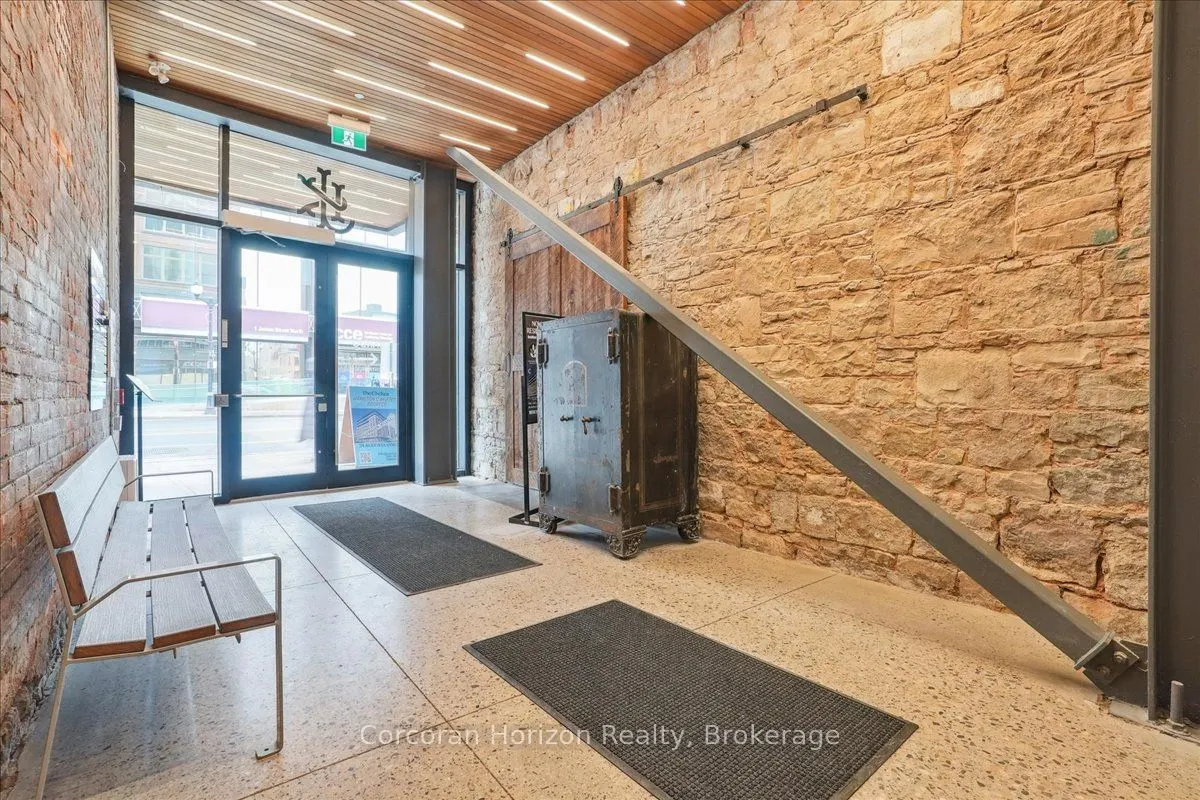 12 JAMES Street N, #302