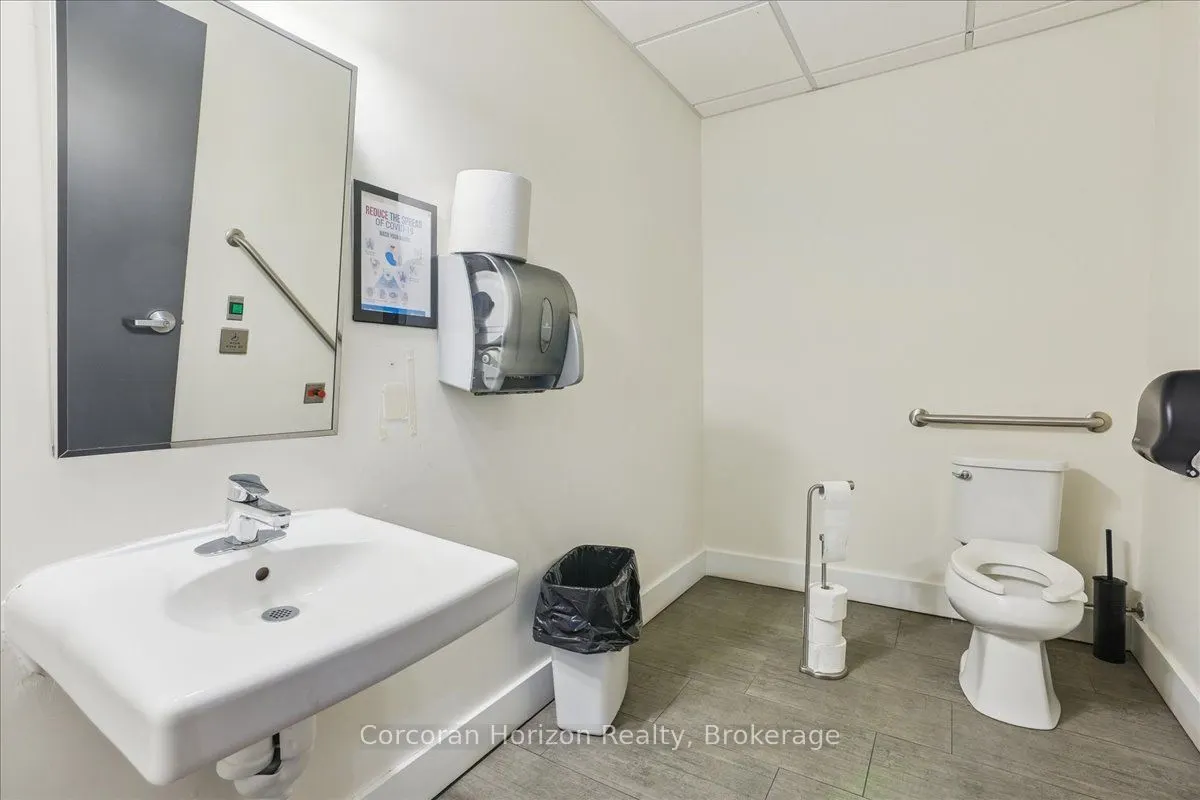 12 JAMES Street N, #302