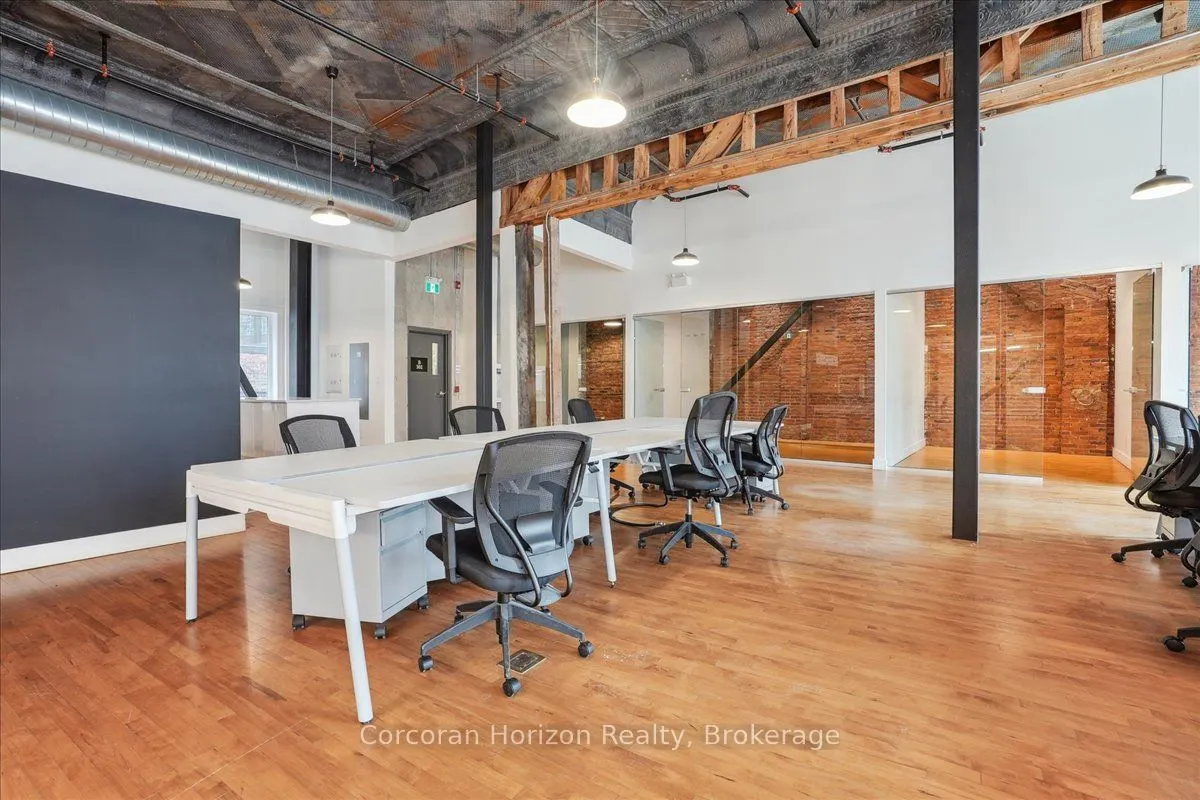 12 JAMES Street N, #302
