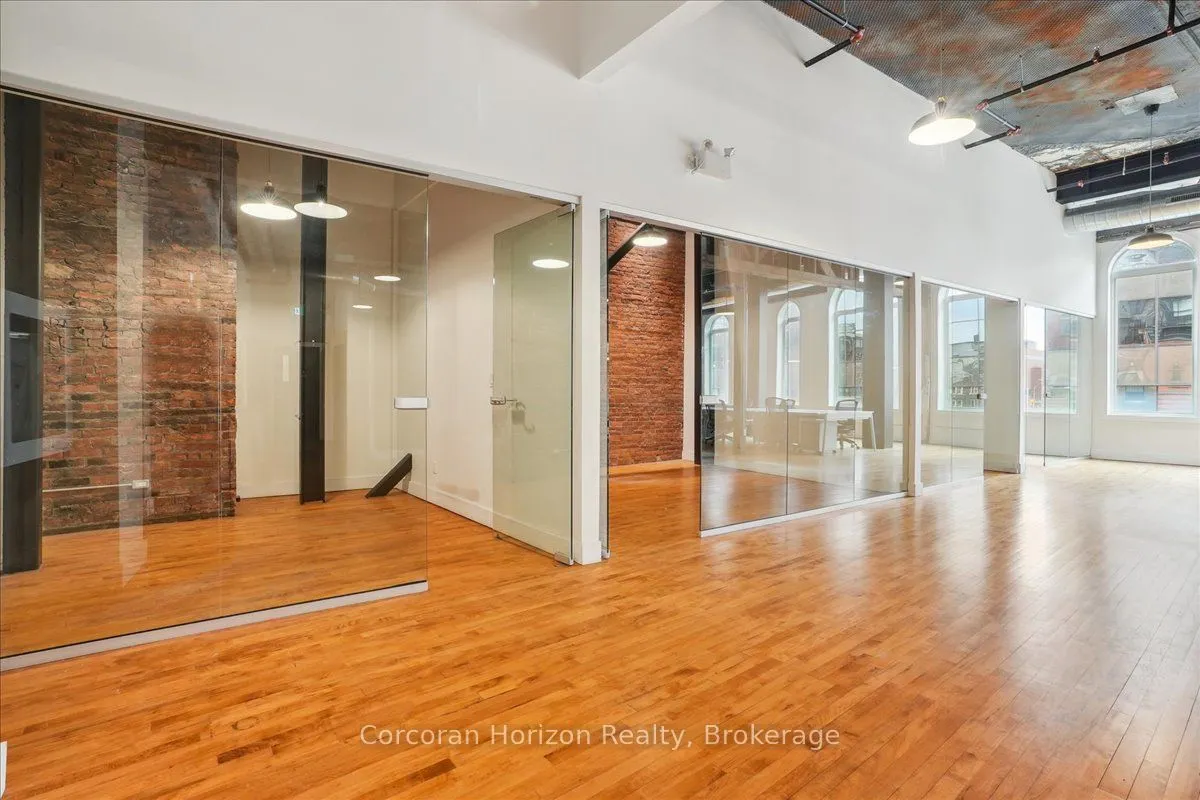 12 JAMES Street N, #302