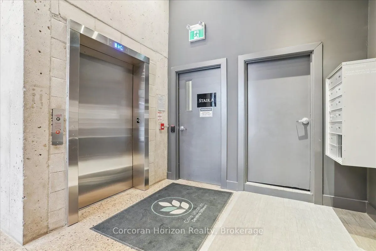 12 JAMES Street N, #302