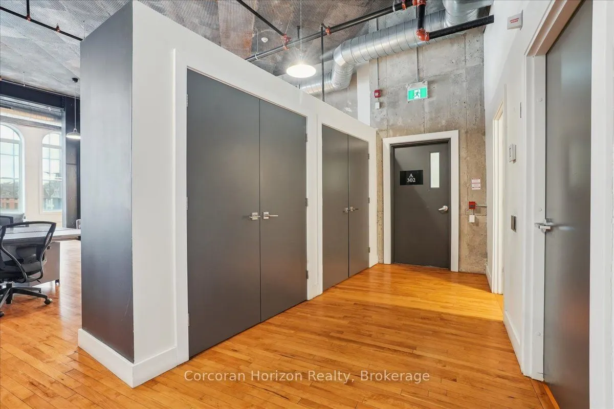 12 JAMES Street N, #302