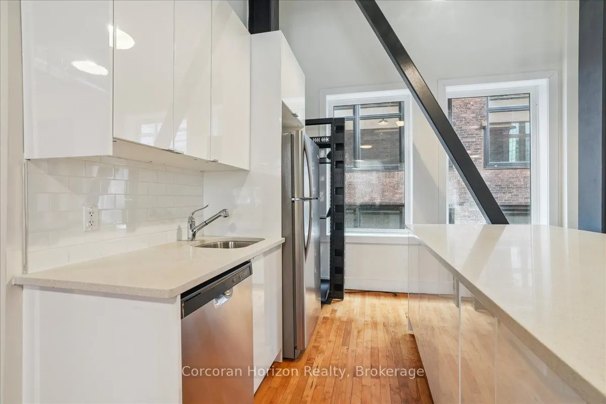12 JAMES Street N, #302