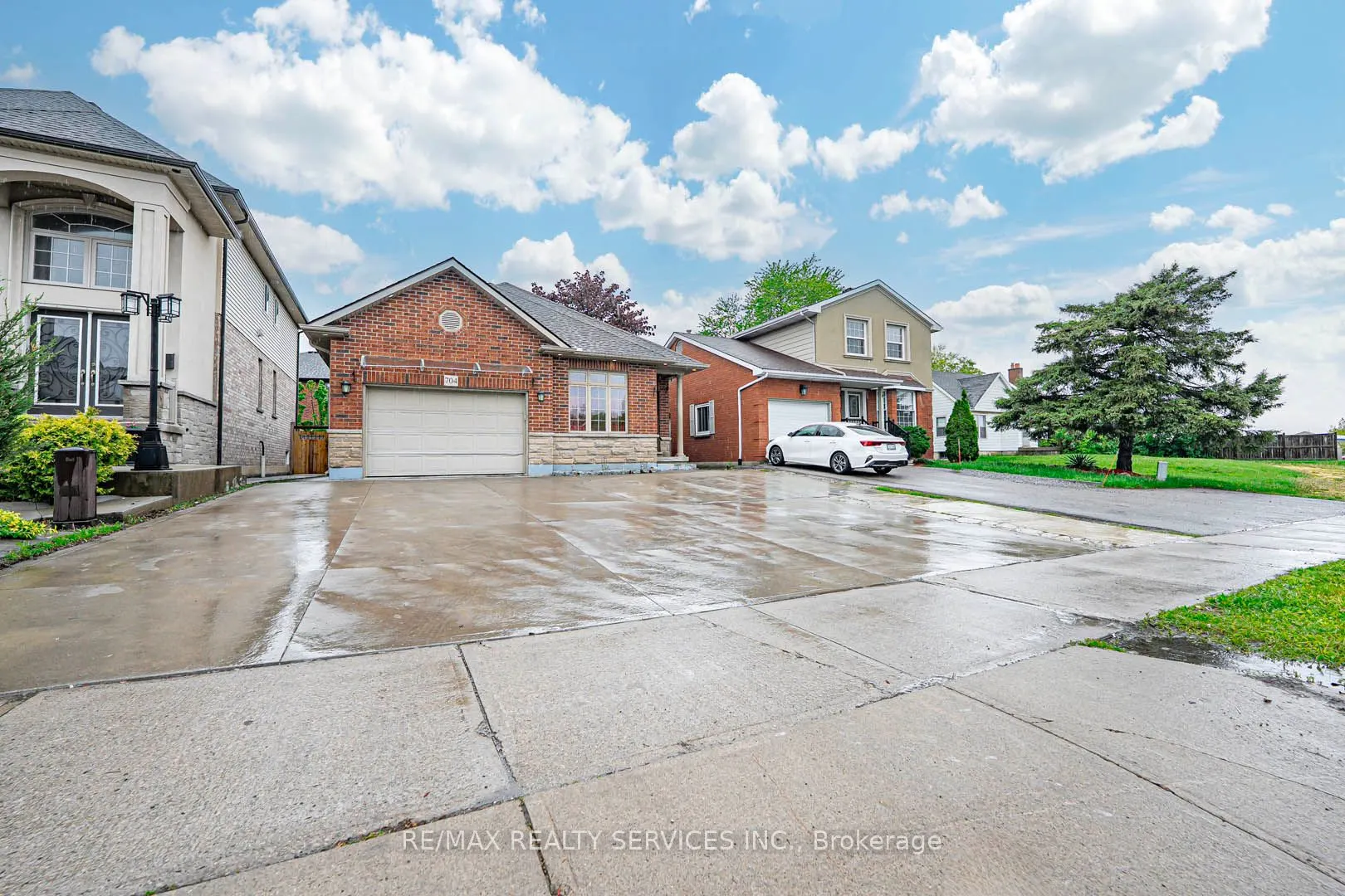 704 Stone Church Road E