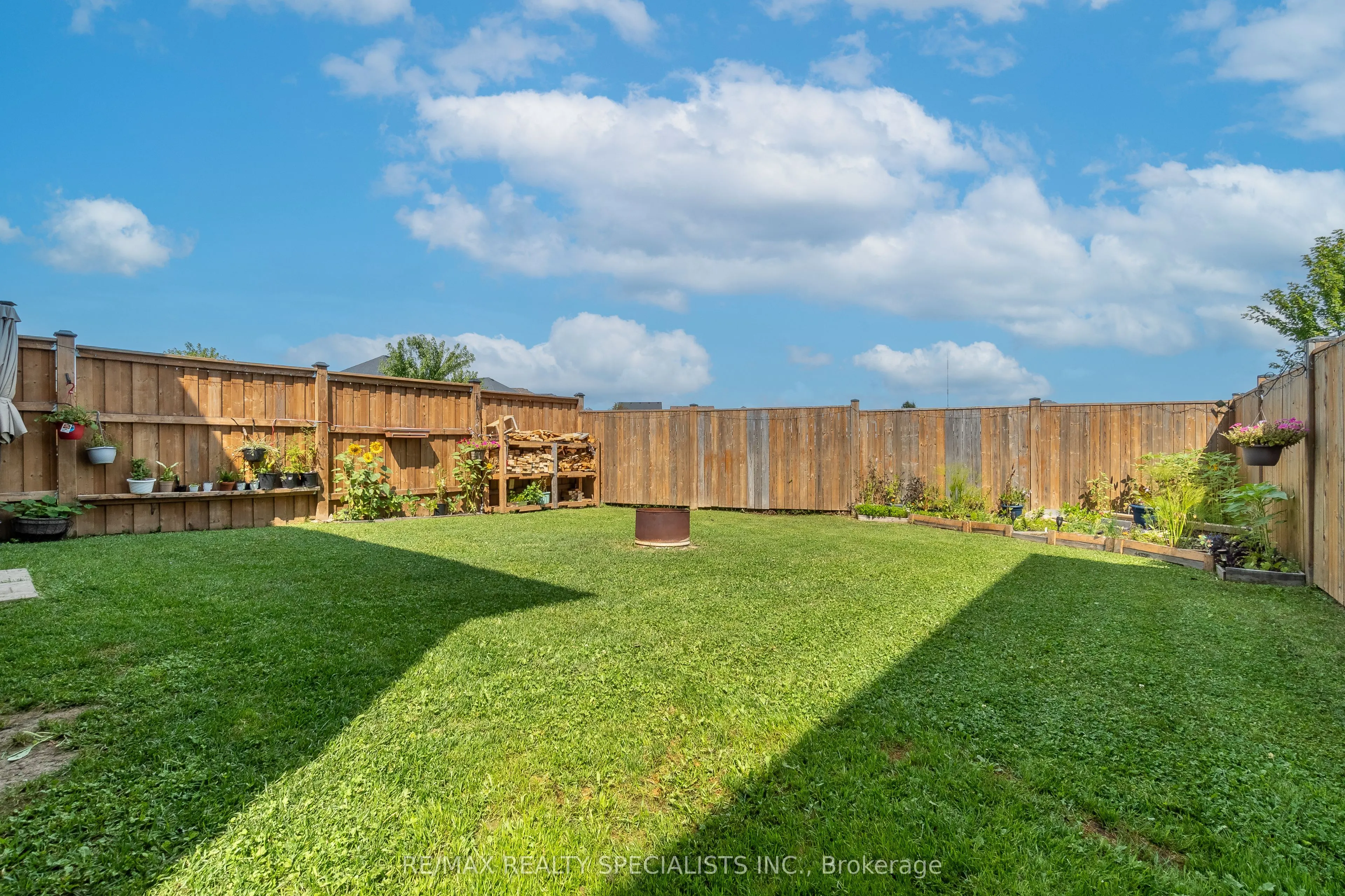 4435 Lismer Lane