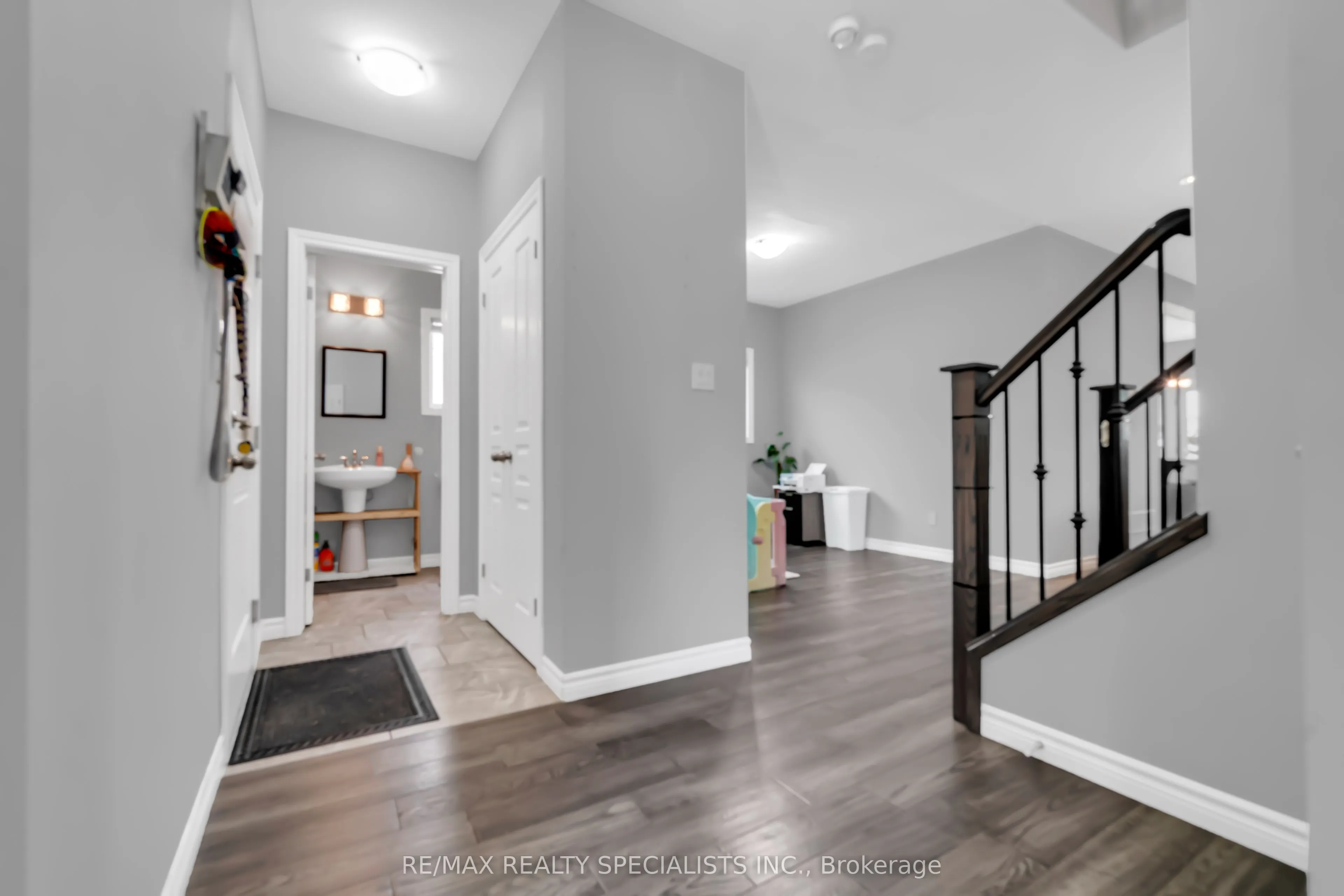 4435 Lismer Lane