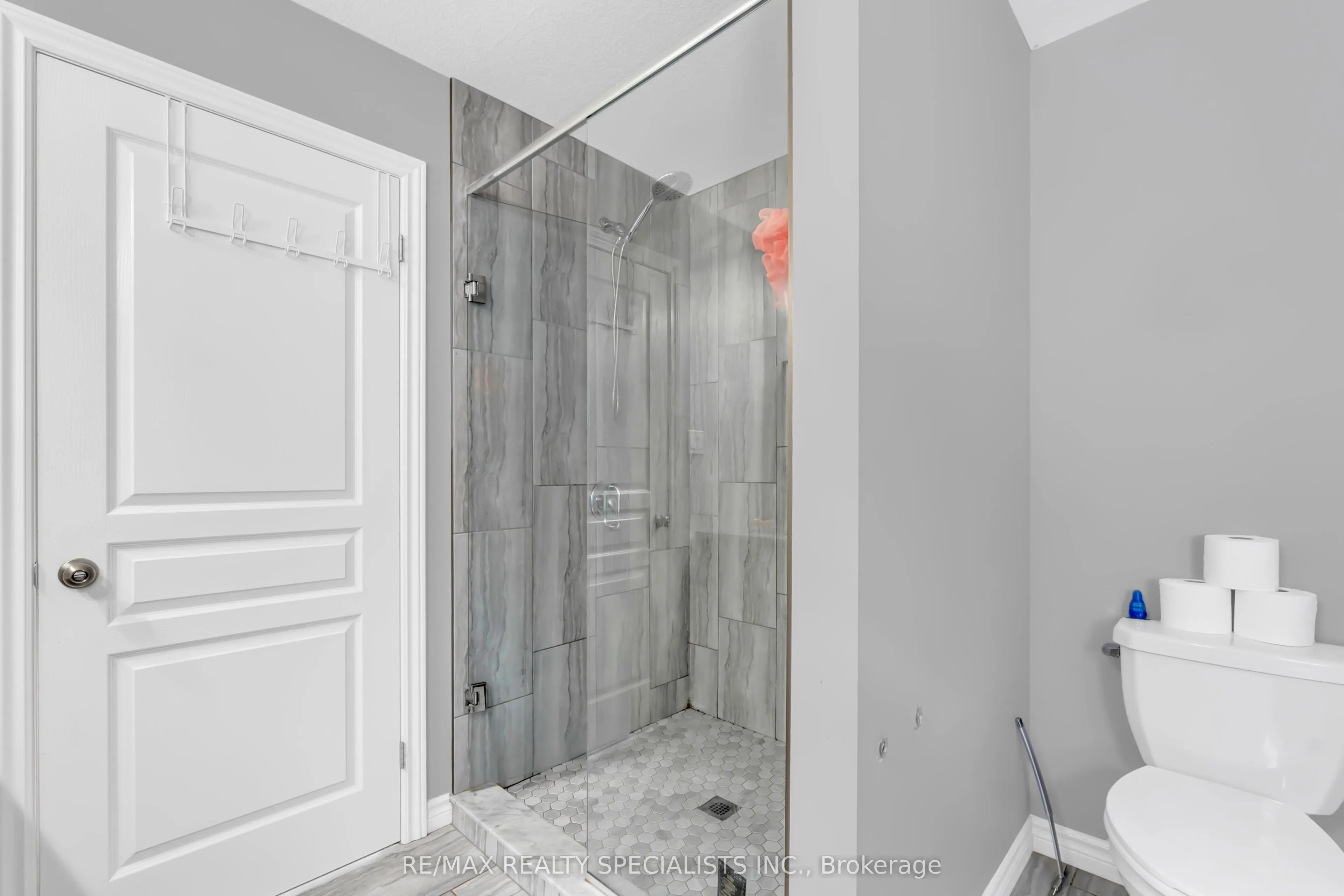 4435 Lismer Lane