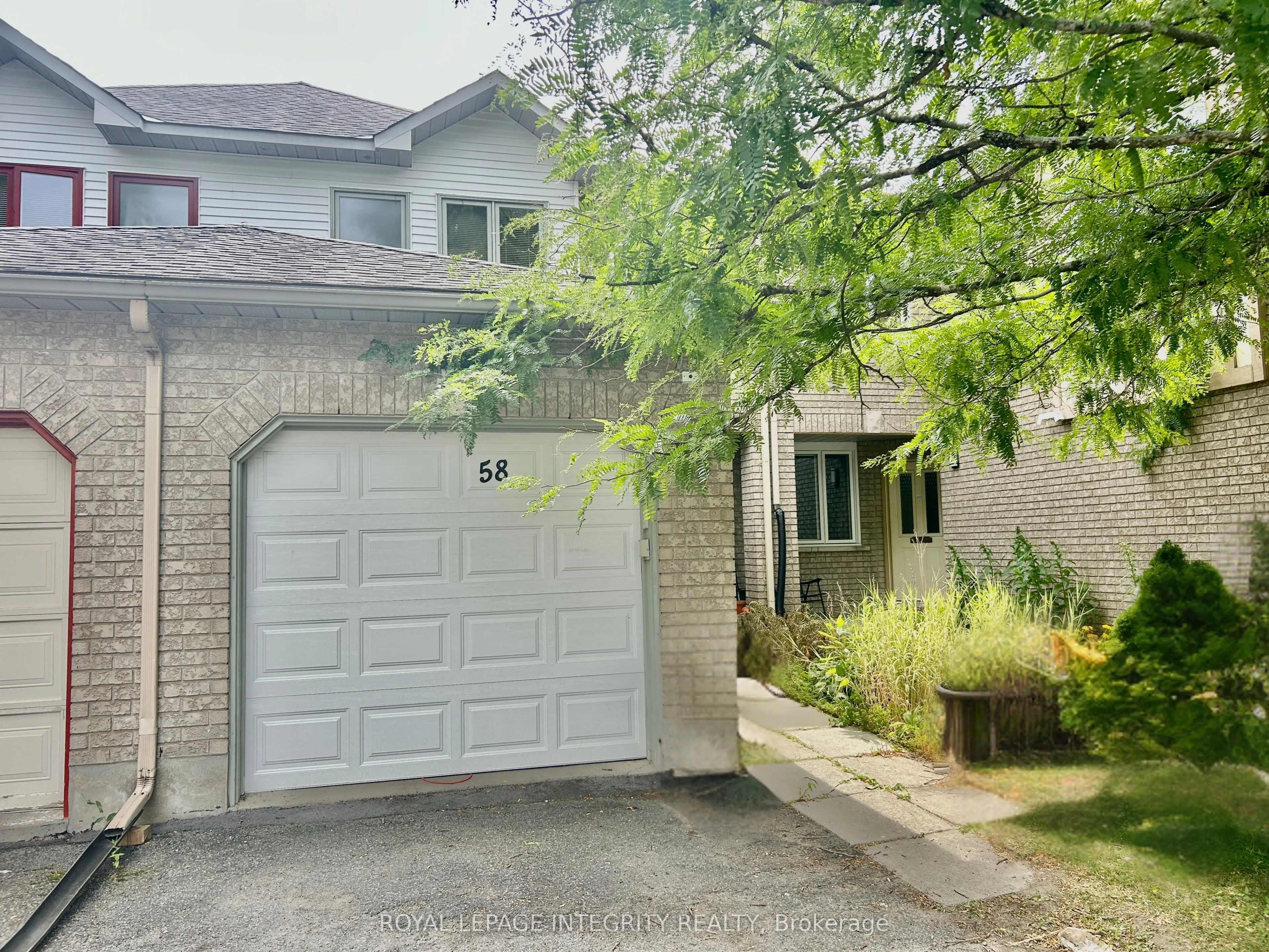 58 Westpointe Crescent