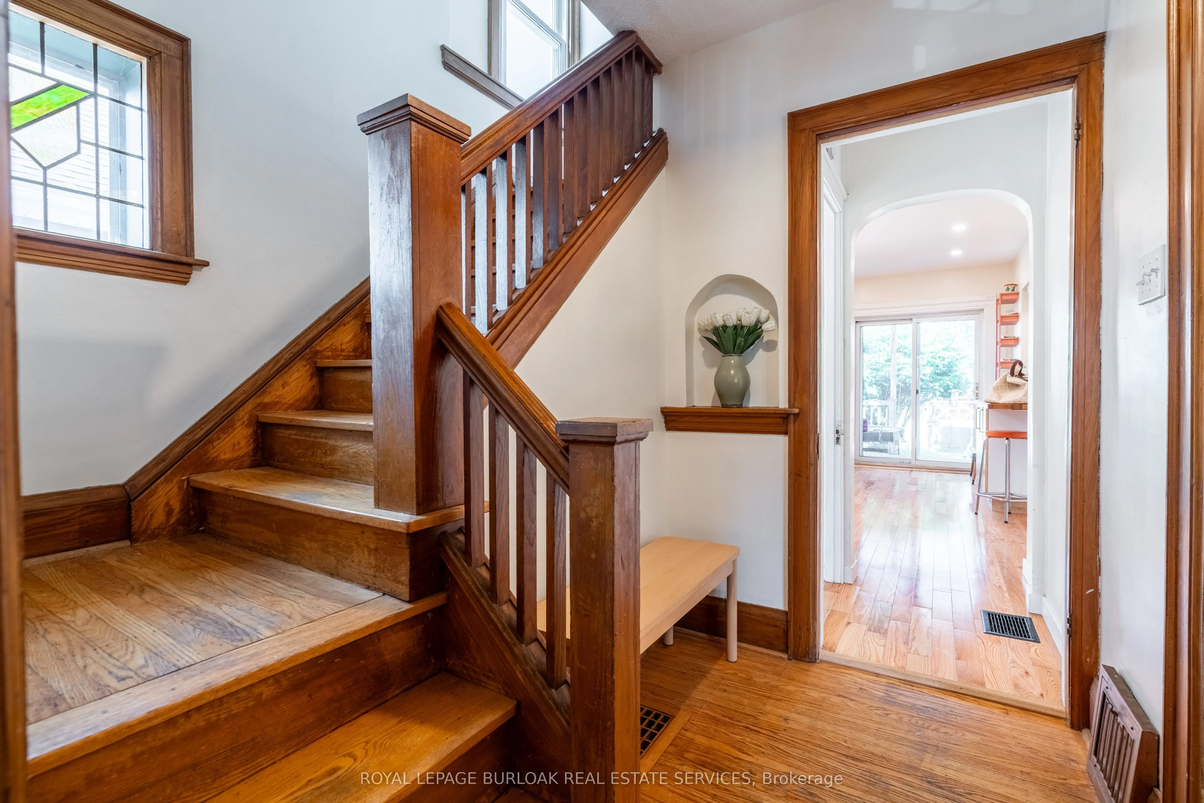 26 Weir Street S