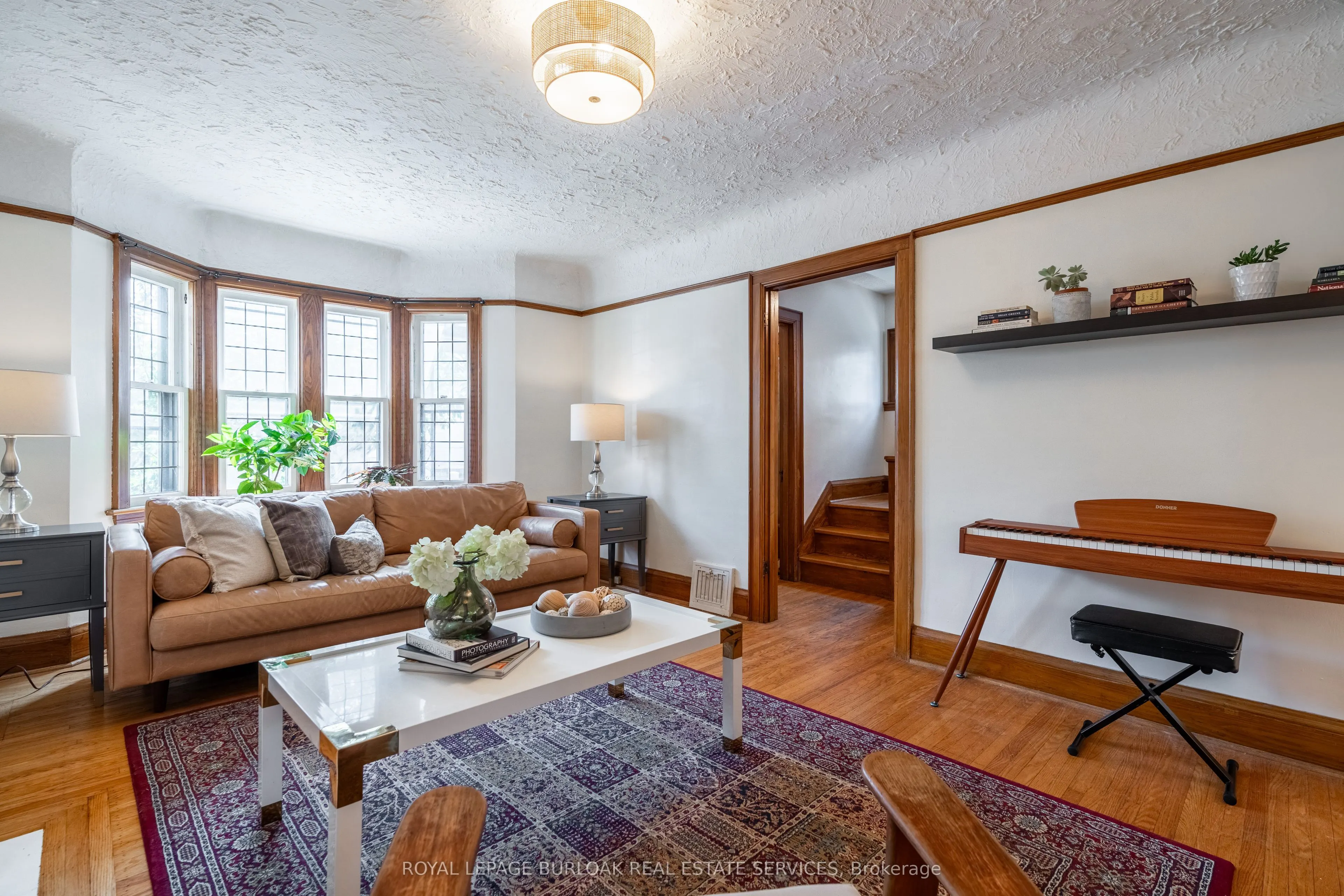 26 Weir Street S