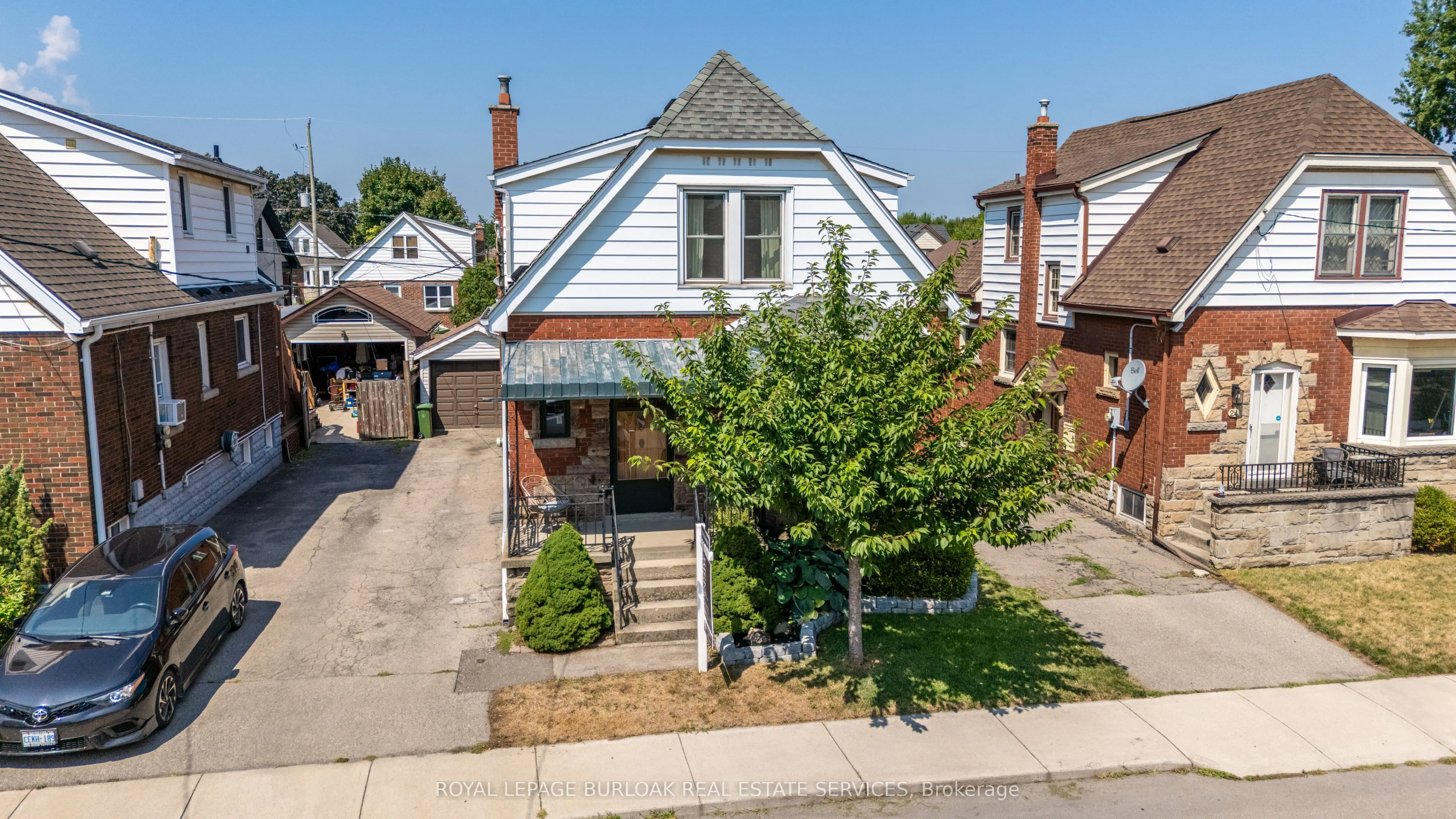 26 Weir Street S