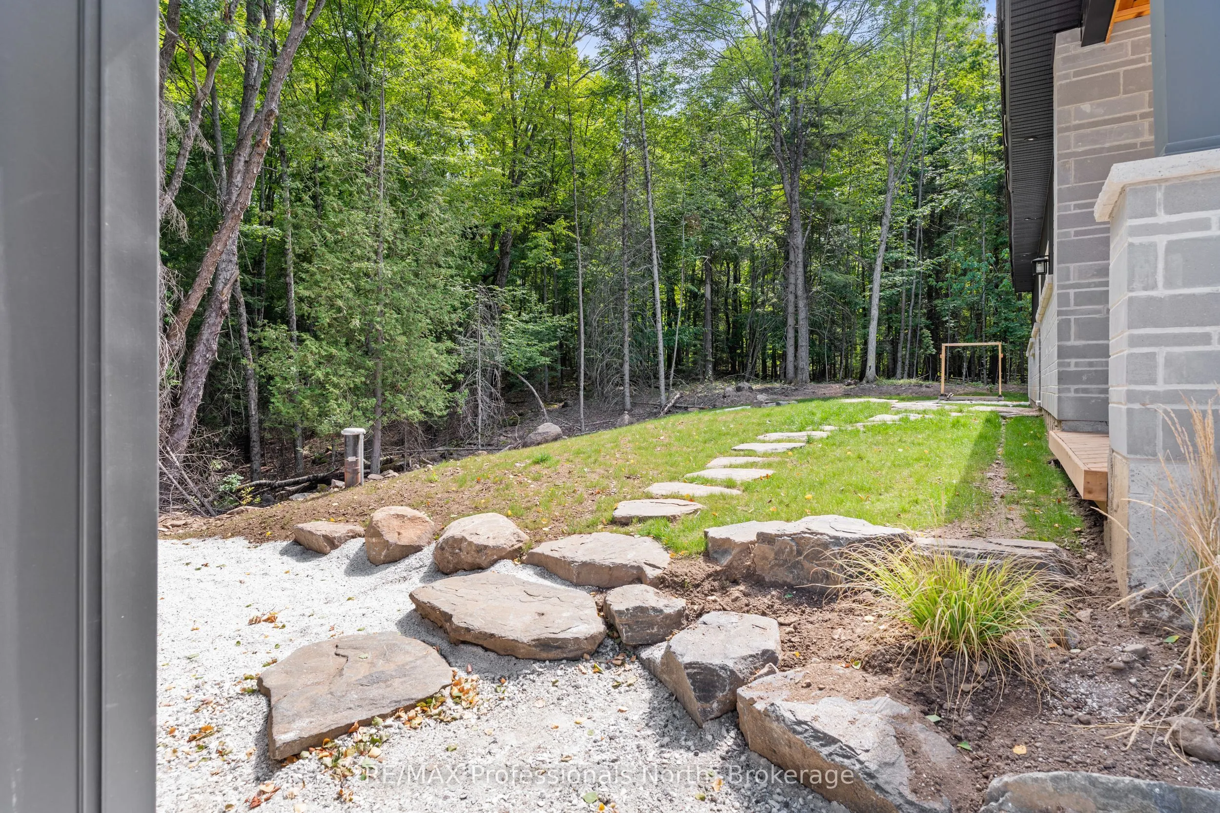 1076 Angel Road
