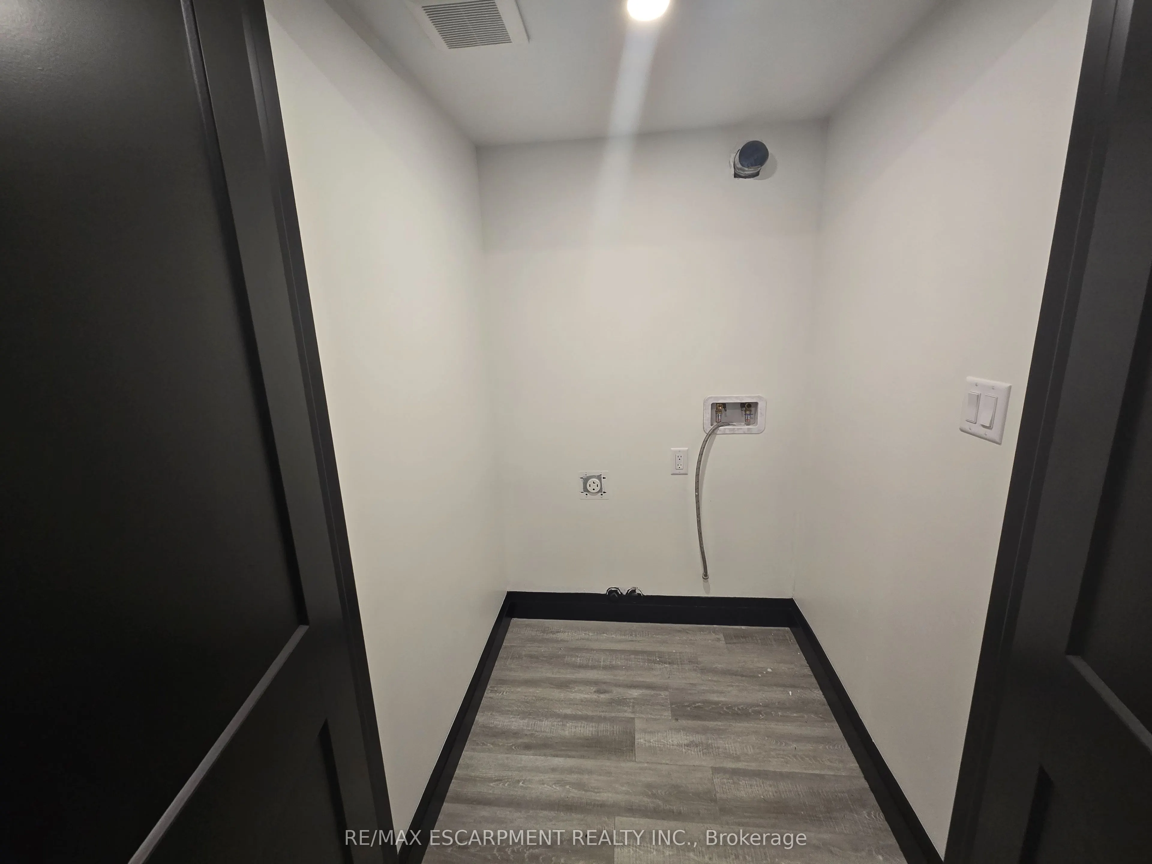 531 Queenston Road, #2
