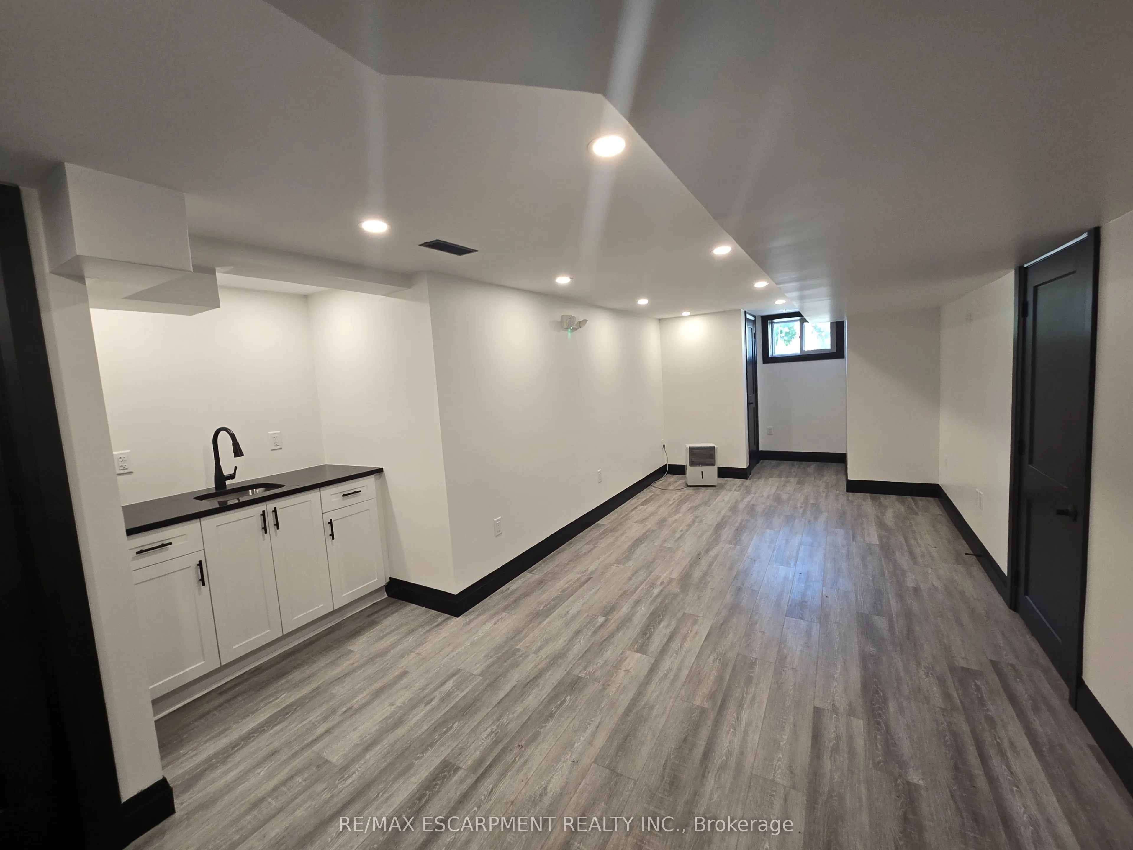531 Queenston Road, #2