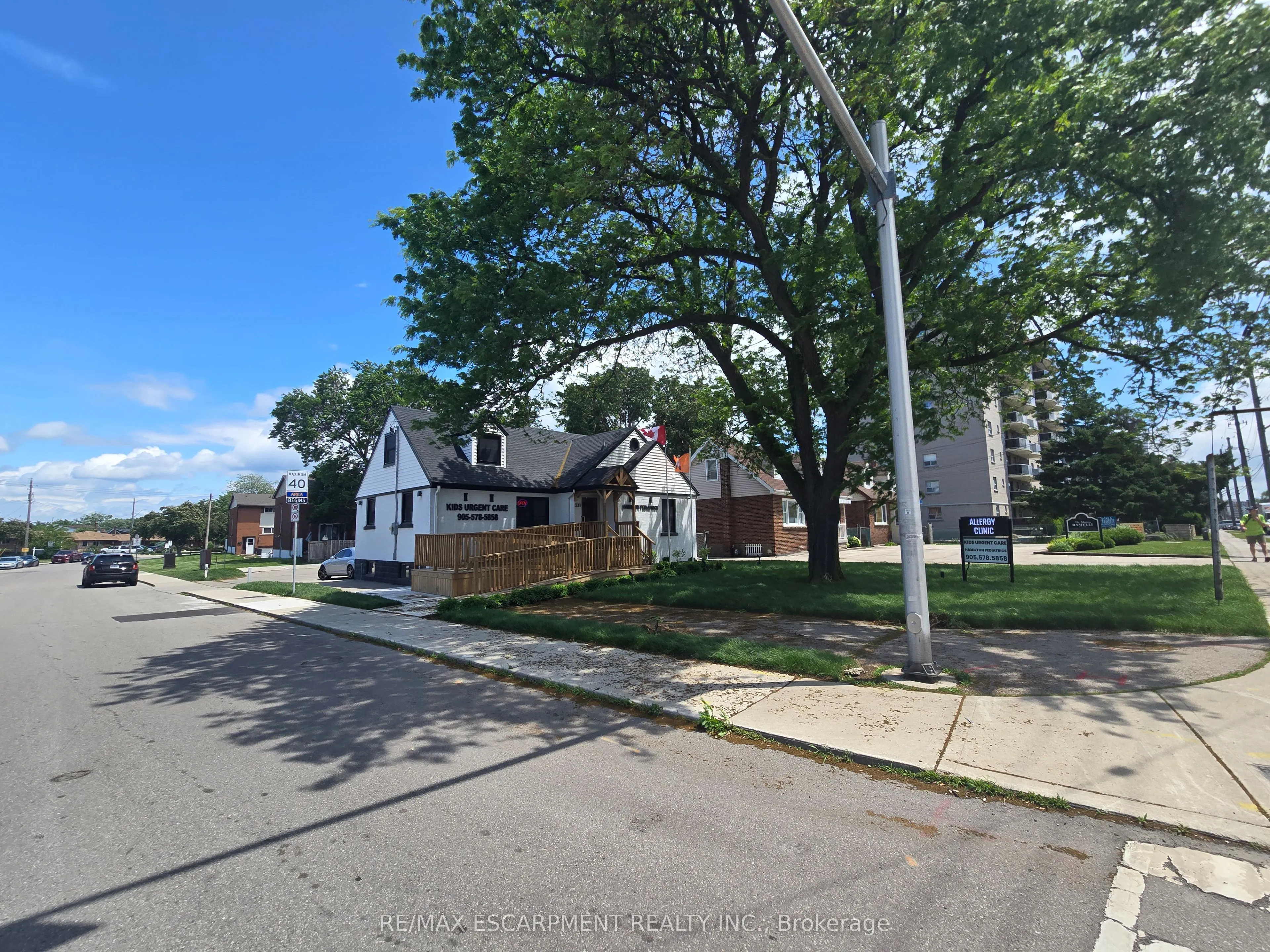 531 Queenston Road, #2