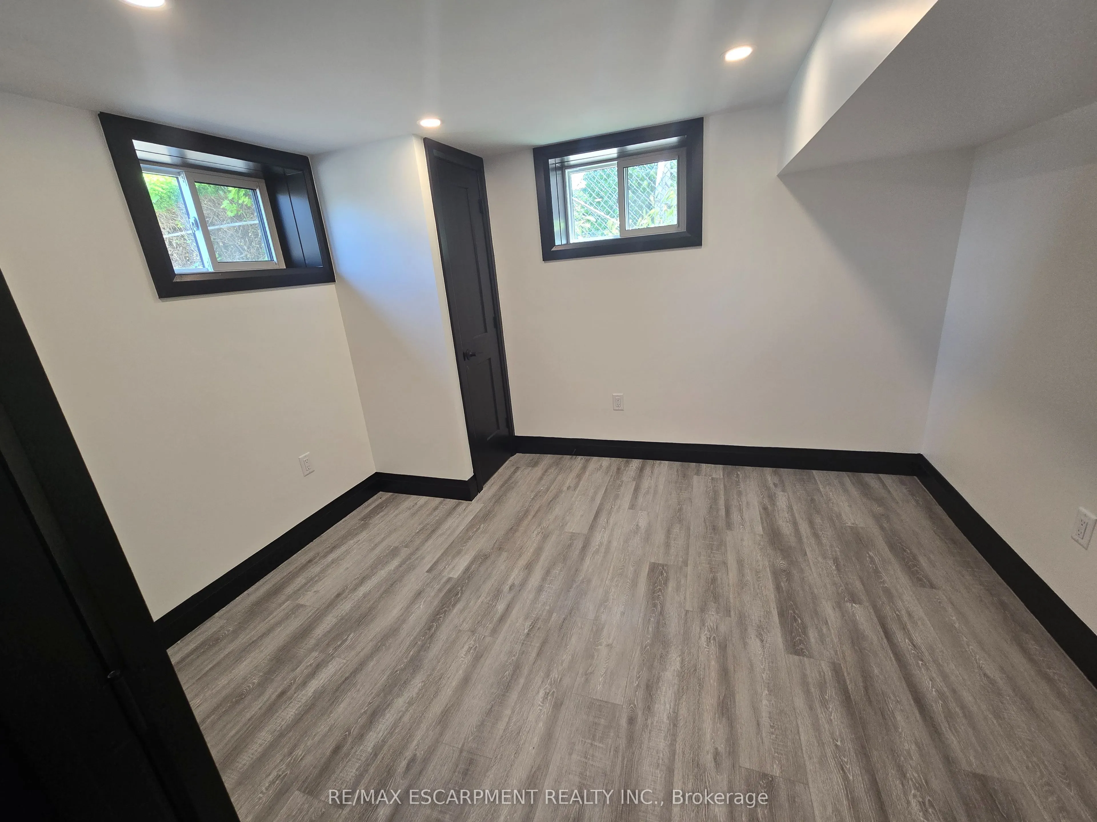 531 Queenston Road, #2