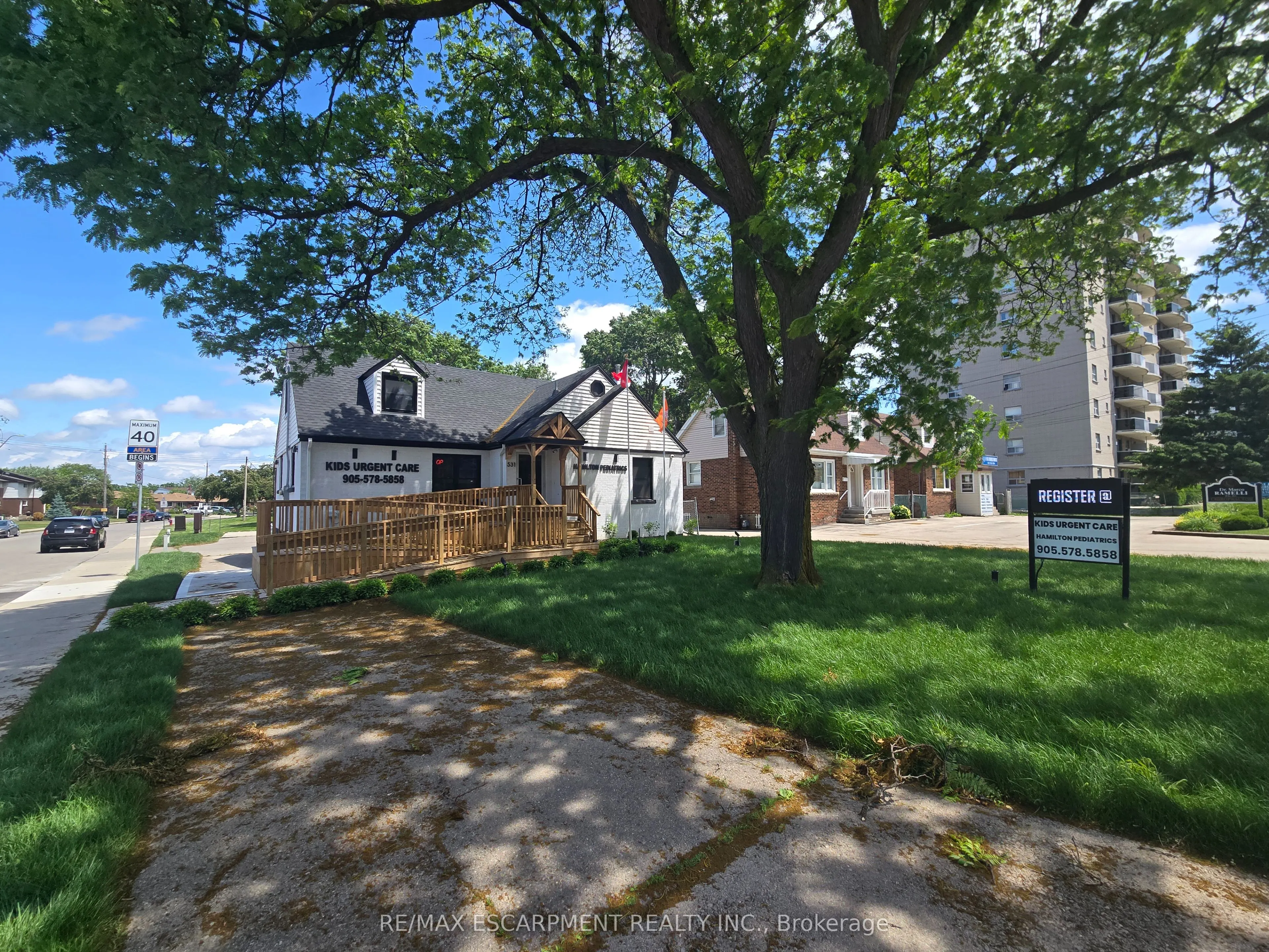 531 Queenston Road, #2