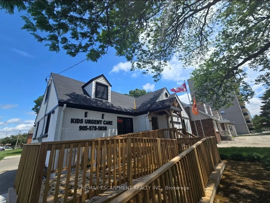 531 Queenston Road, #2