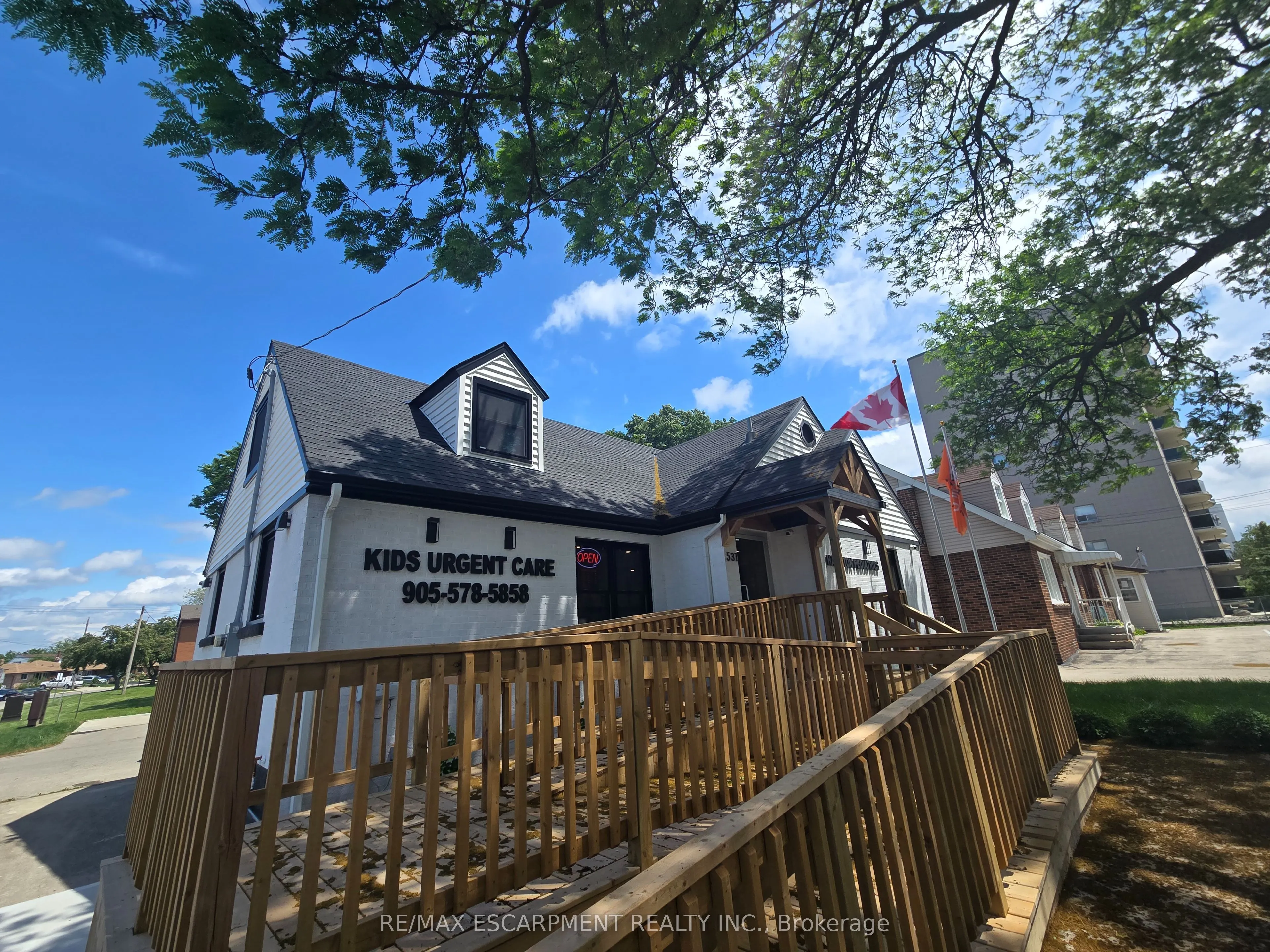 531 Queenston Road, #2