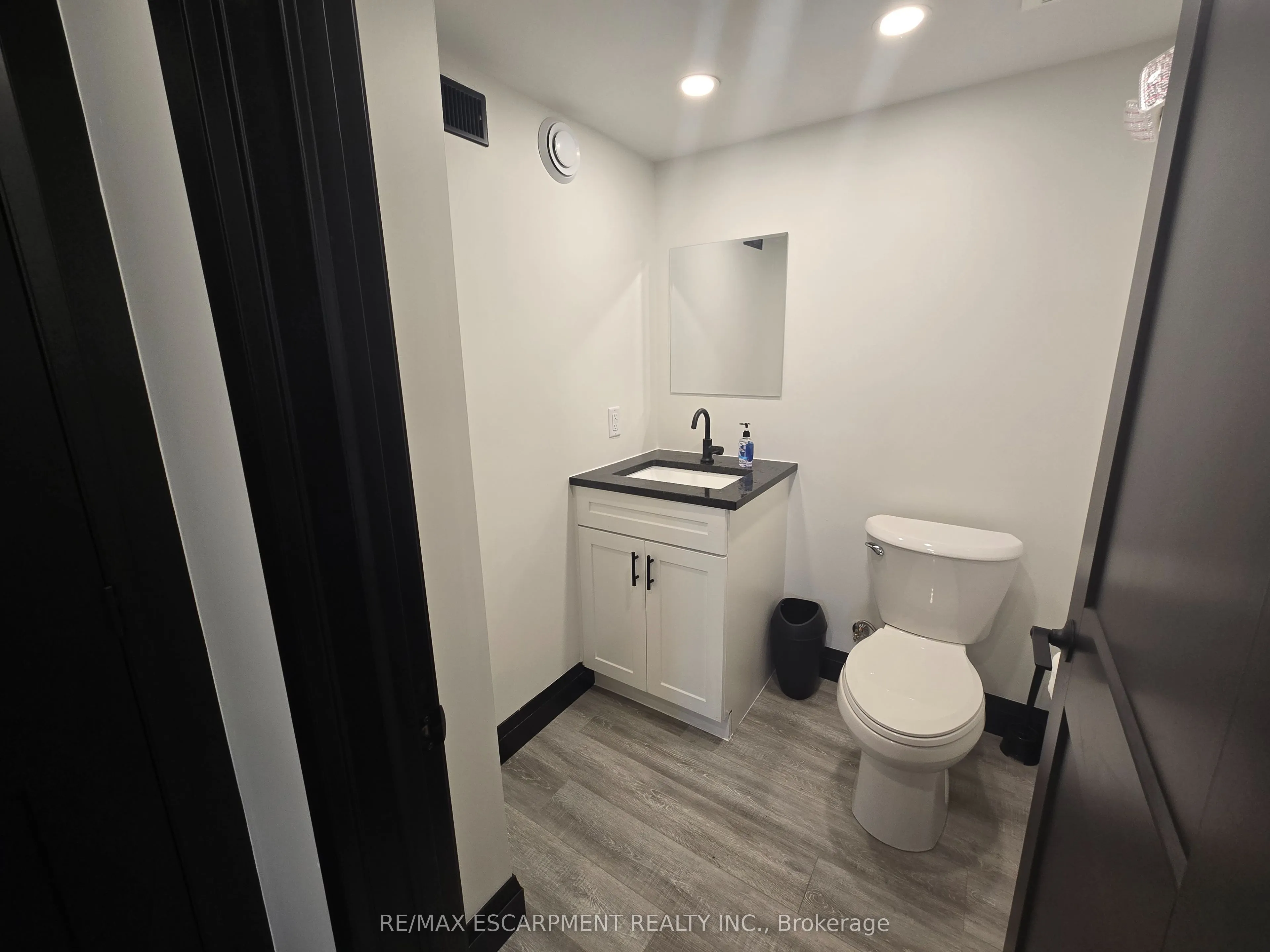 531 Queenston Road, #2