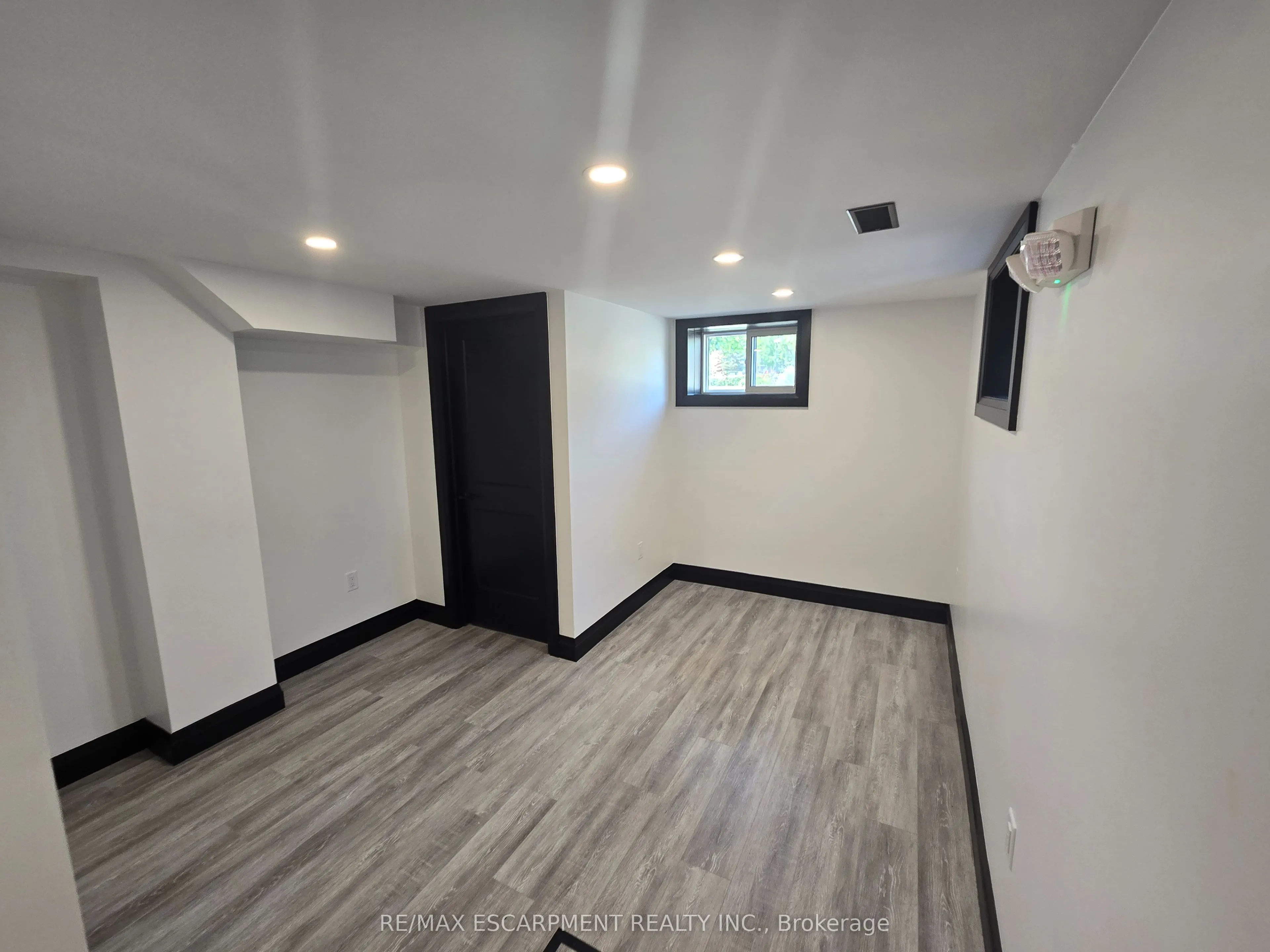 531 Queenston Road, #2