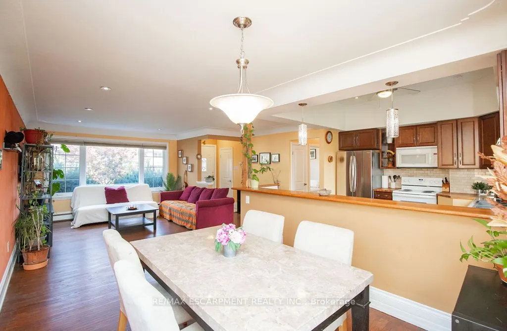 60 Ivy Lea Place