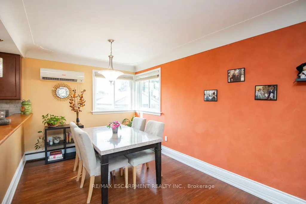 60 Ivy Lea Place