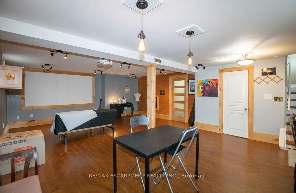 60 Ivy Lea Place