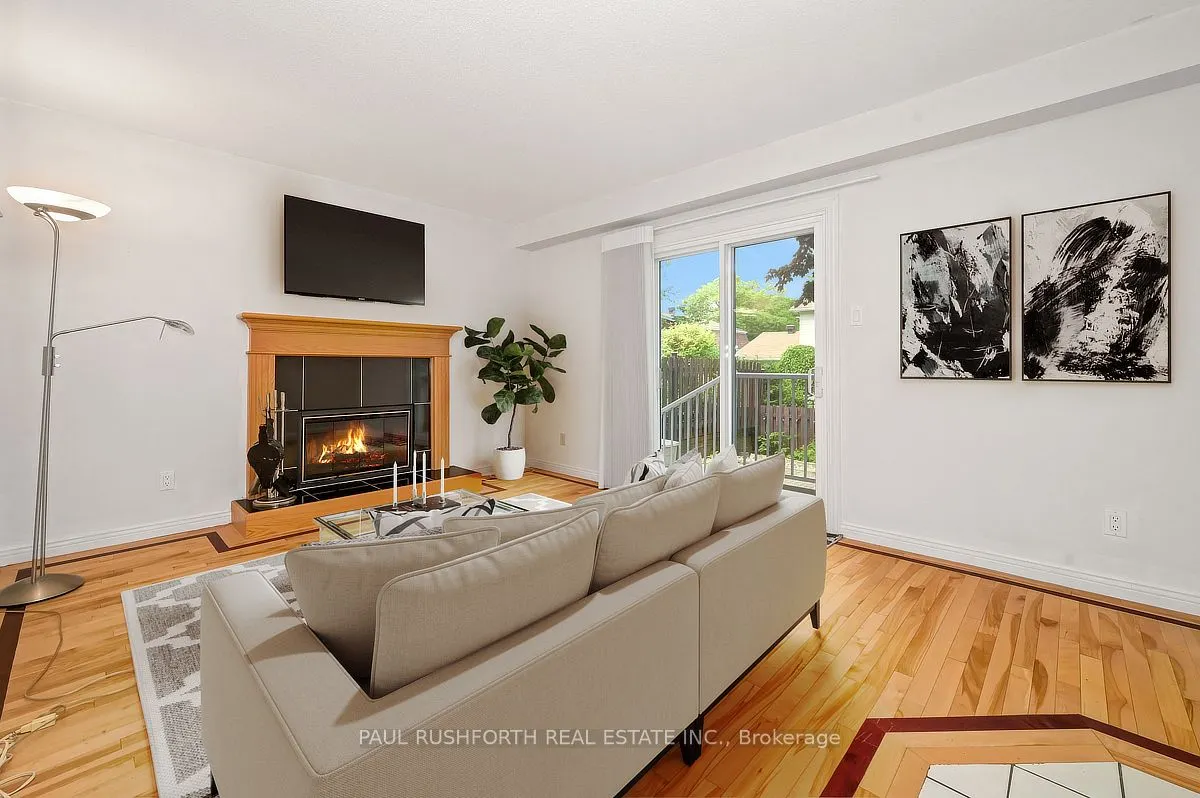 89 Hawk Crescent
