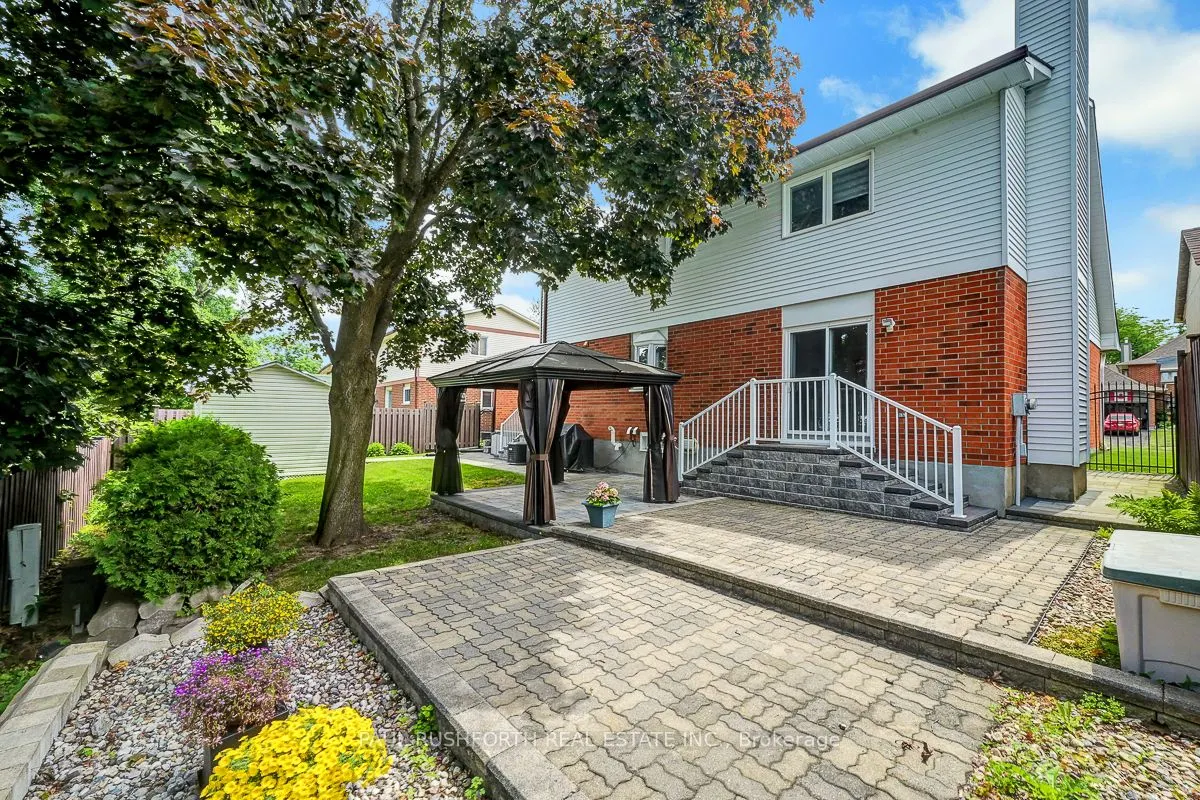 89 Hawk Crescent
