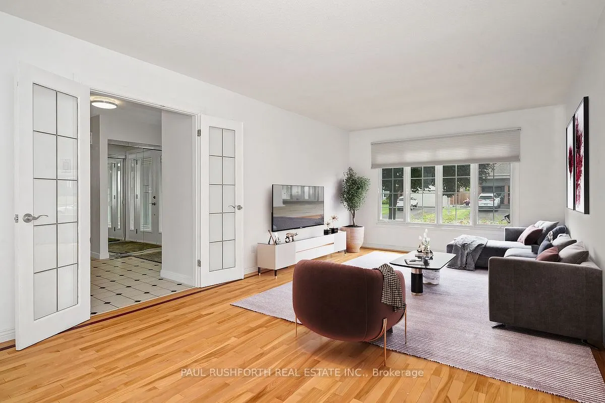 89 Hawk Crescent