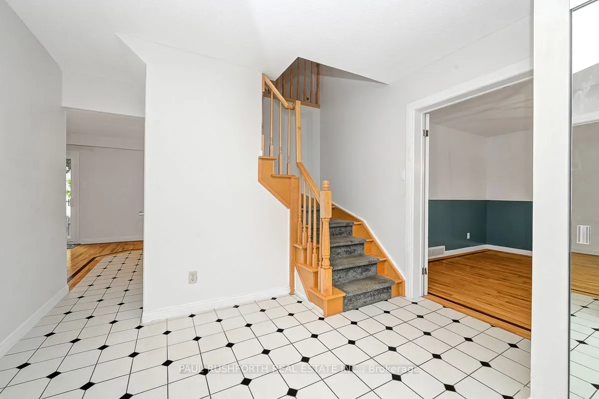 89 Hawk Crescent