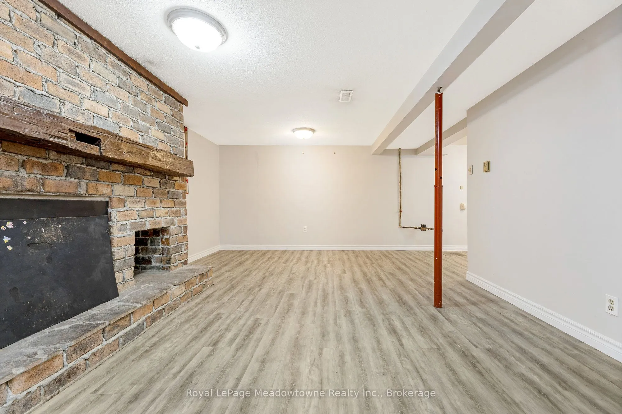 30 Cluthe Crescent