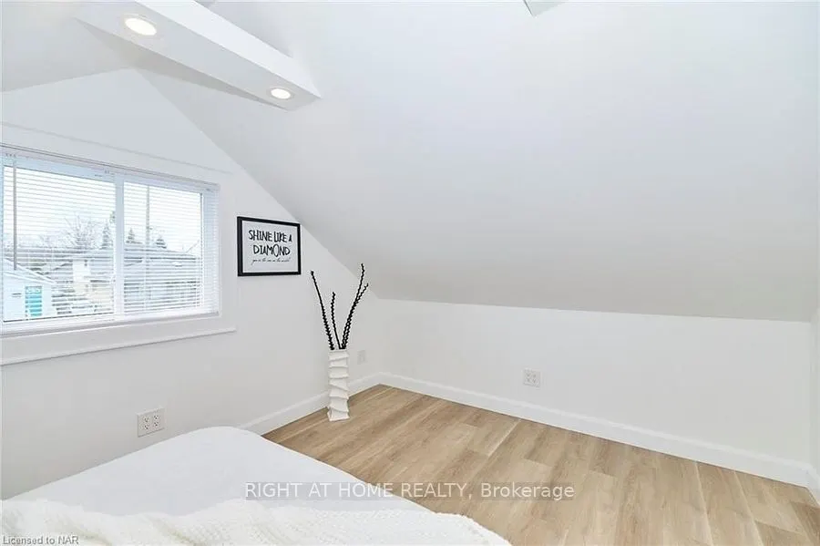 5492 Highland Avenue