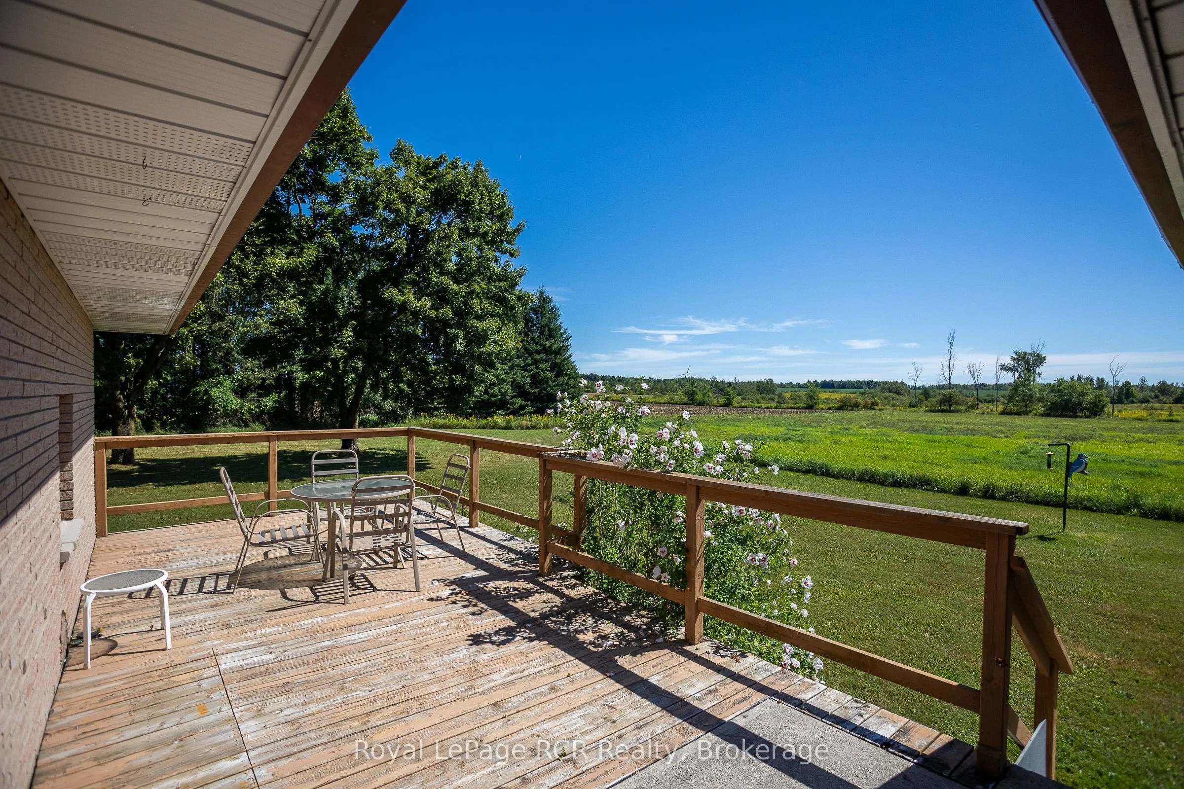 260456 Sideroad 200 S