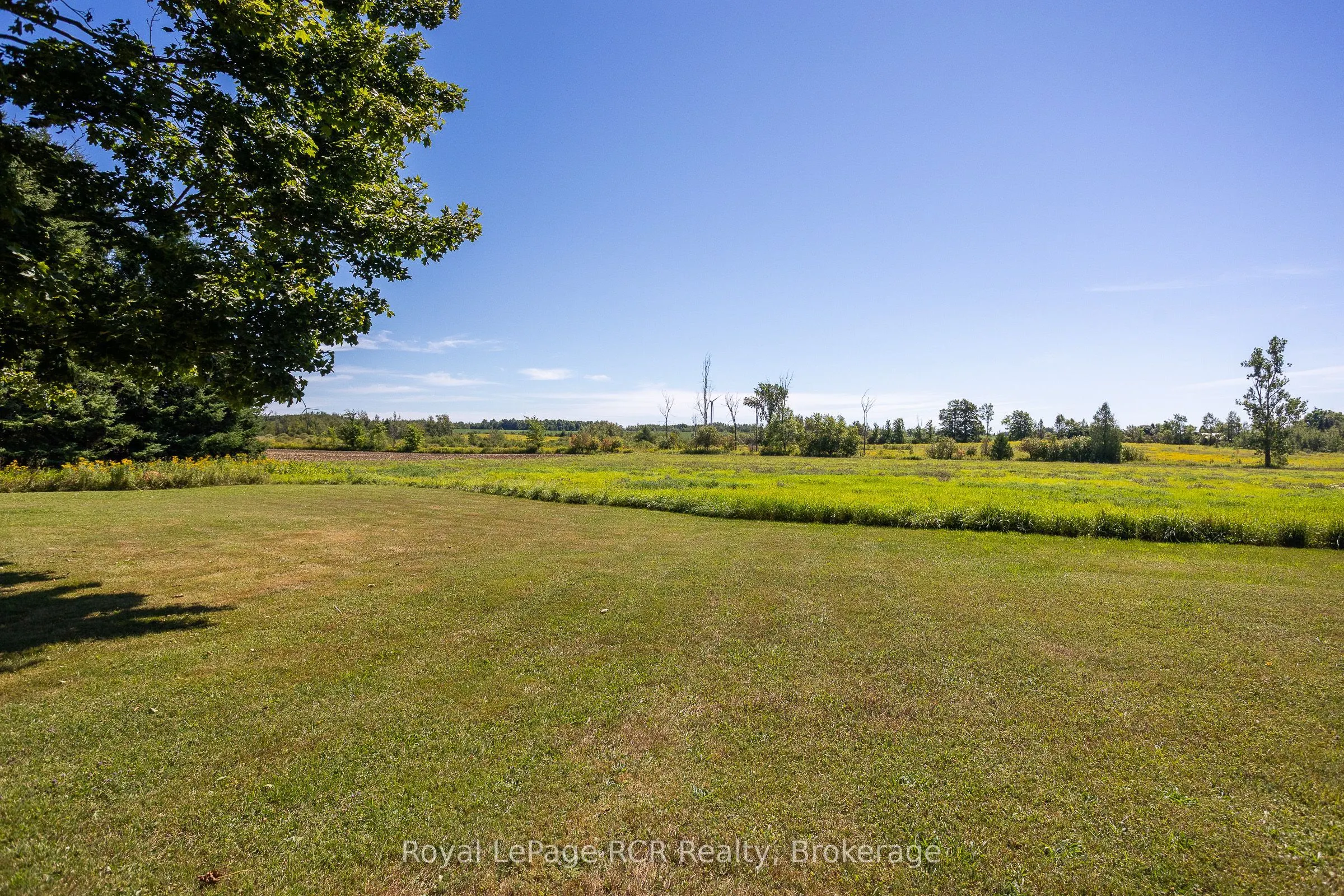 260456 Sideroad 200 S