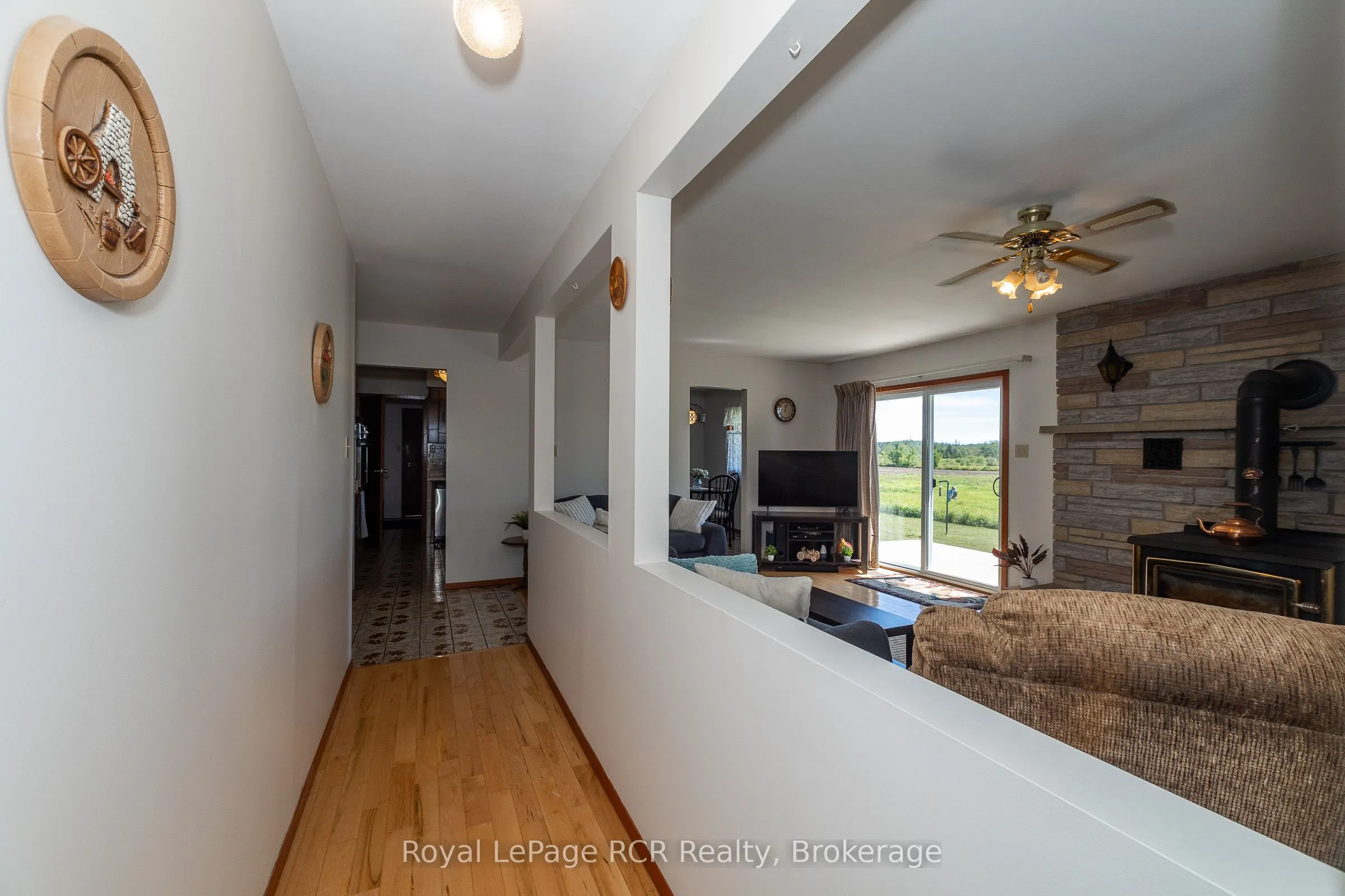 260456 Sideroad 200 S