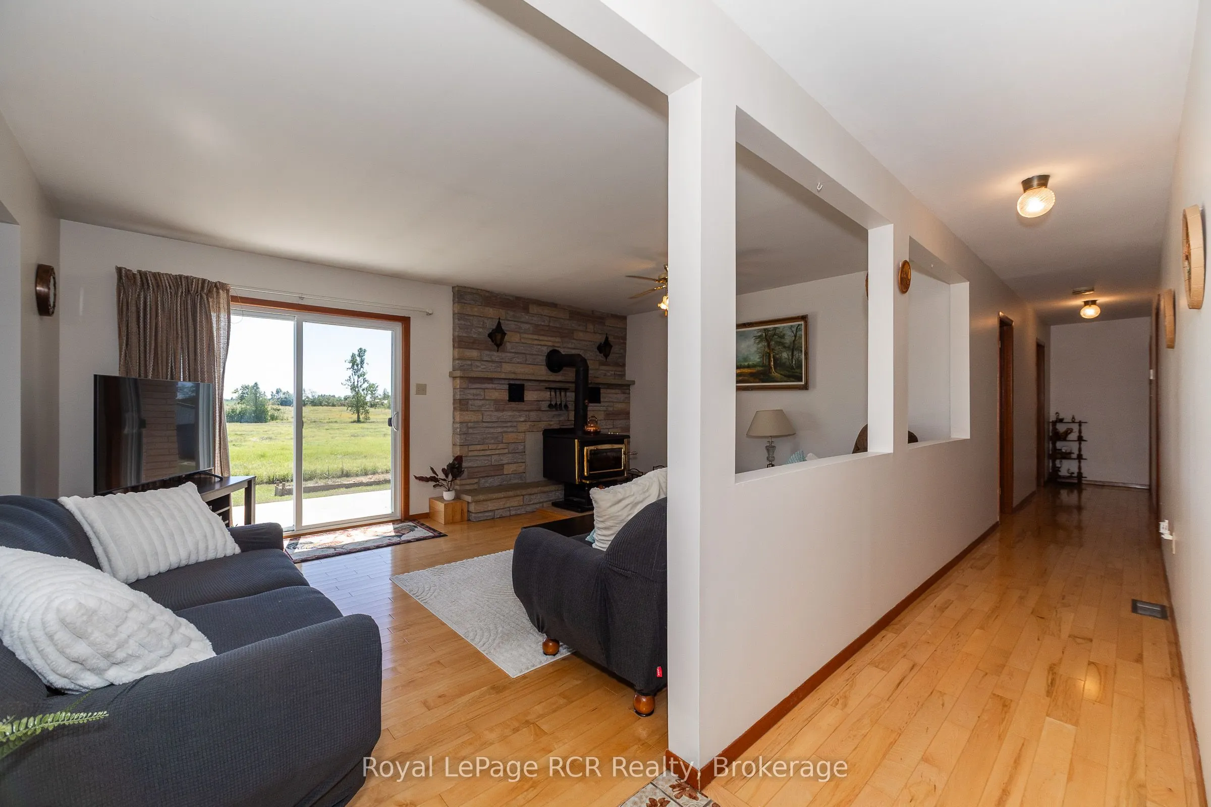 260456 Sideroad 200 S