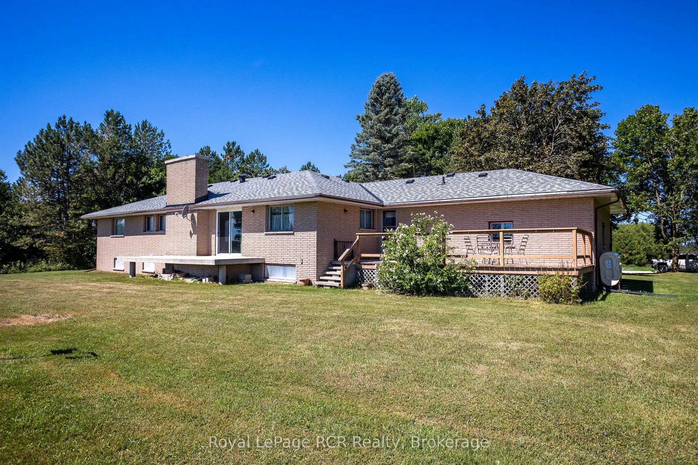 260456 Sideroad 200 S