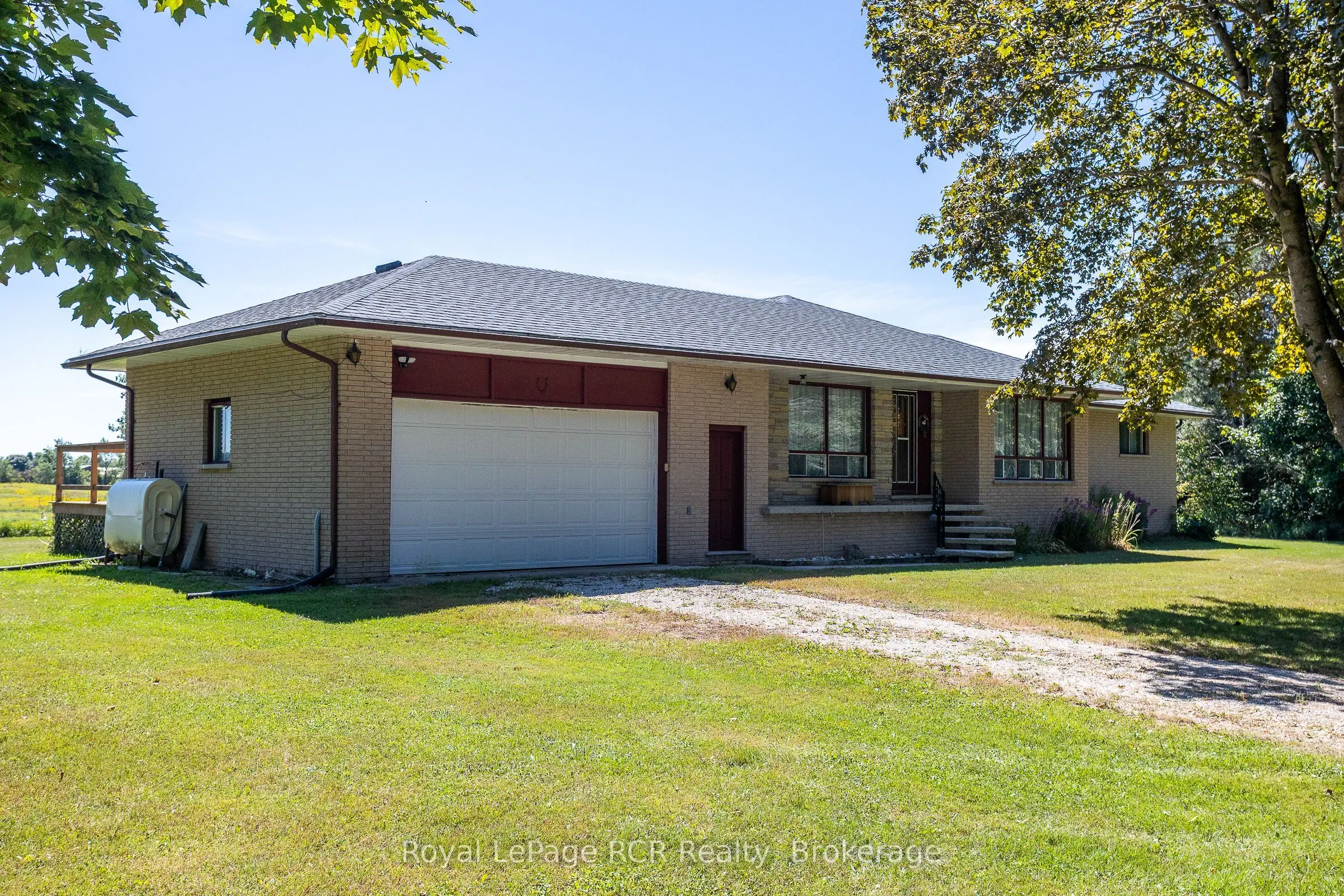 260456 Sideroad 200 S