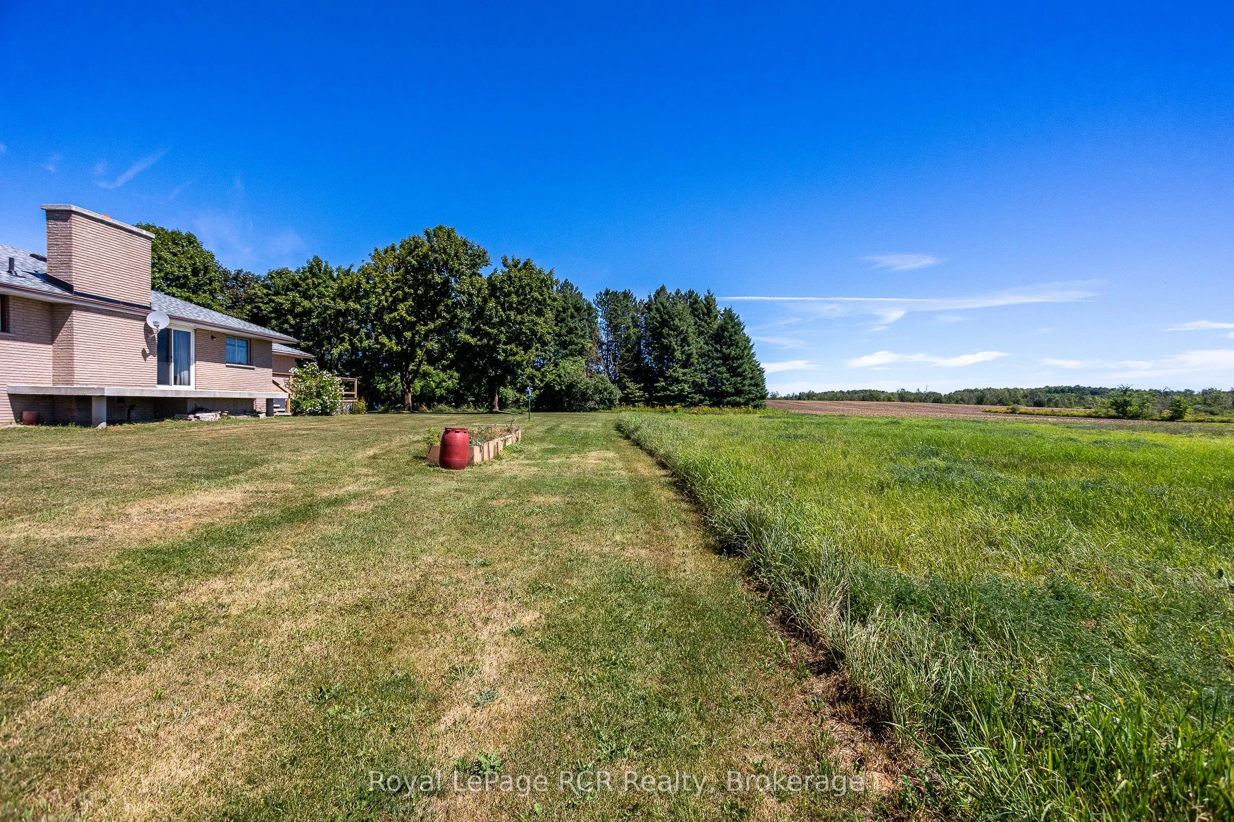 260456 Sideroad 200 S