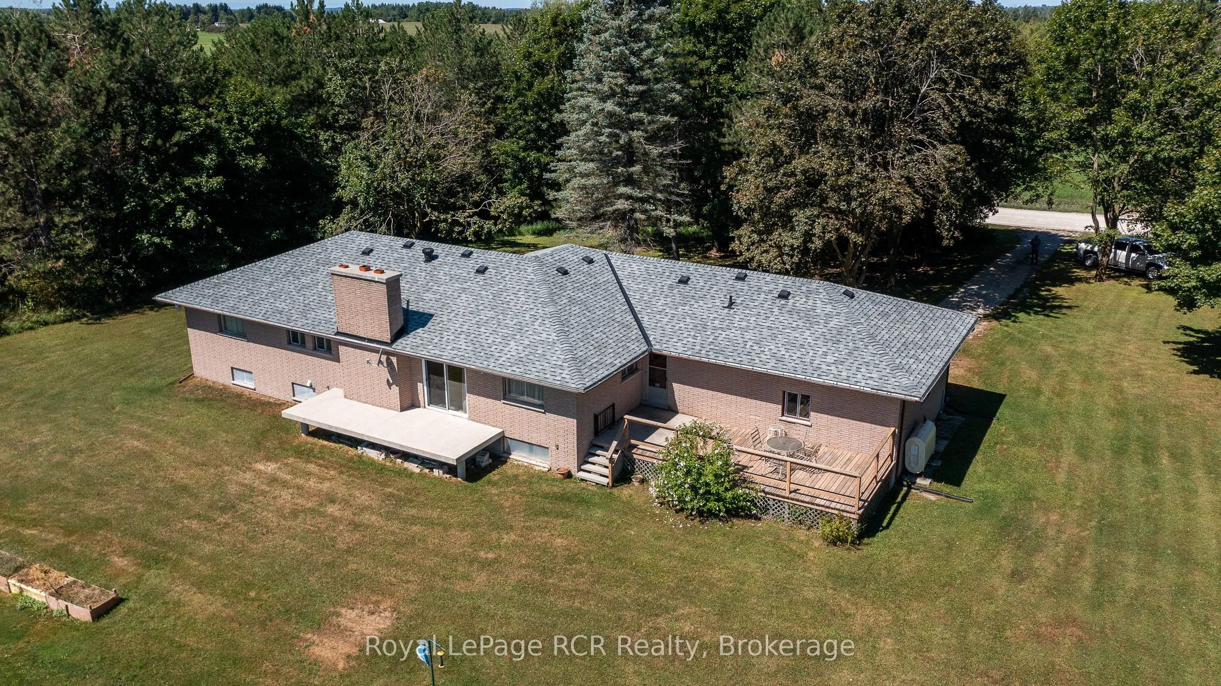 260456 Sideroad 200 S